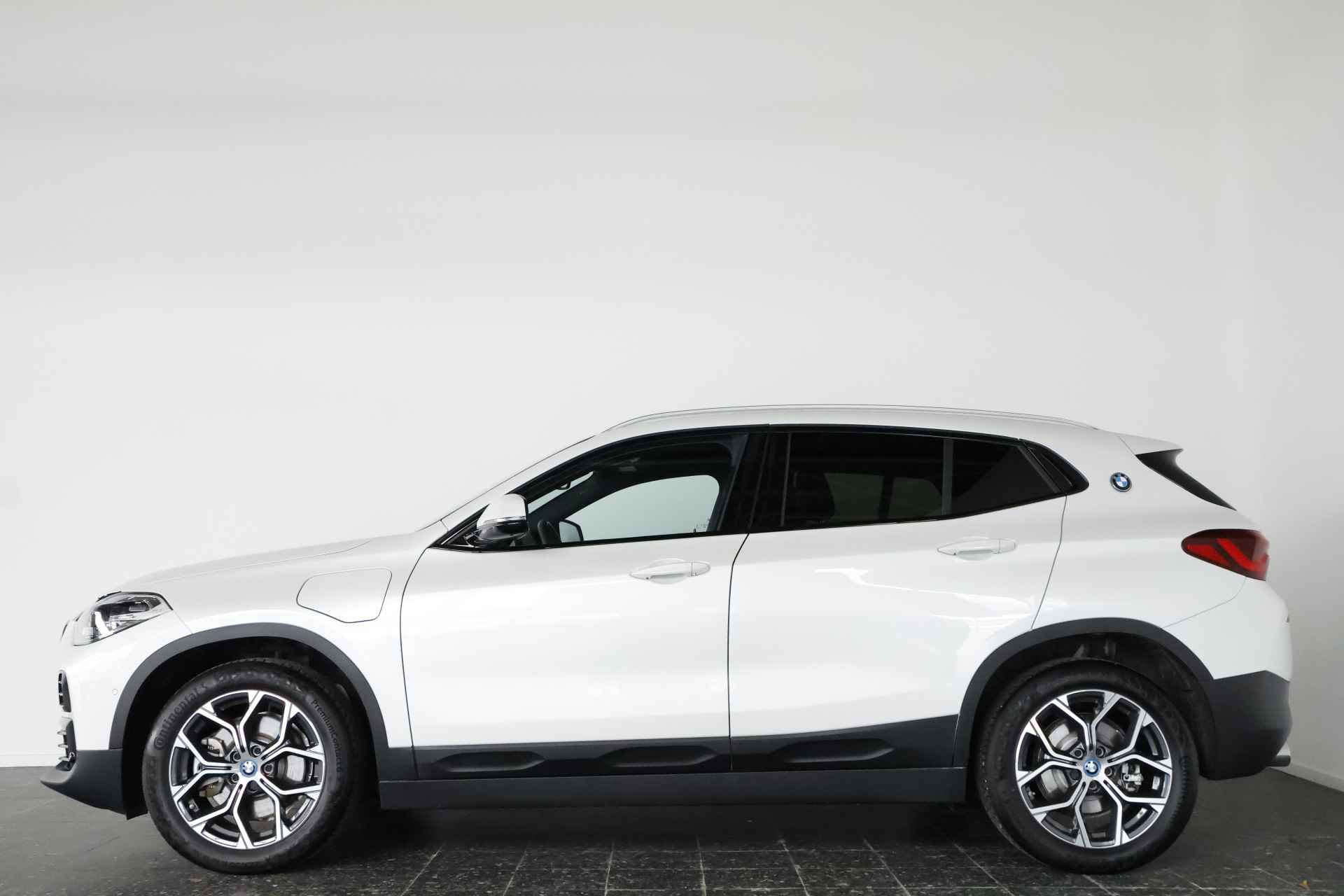 BMW X2 xDrive25e Executive / LED / Navi / Pilot assist / Camera - 32/32