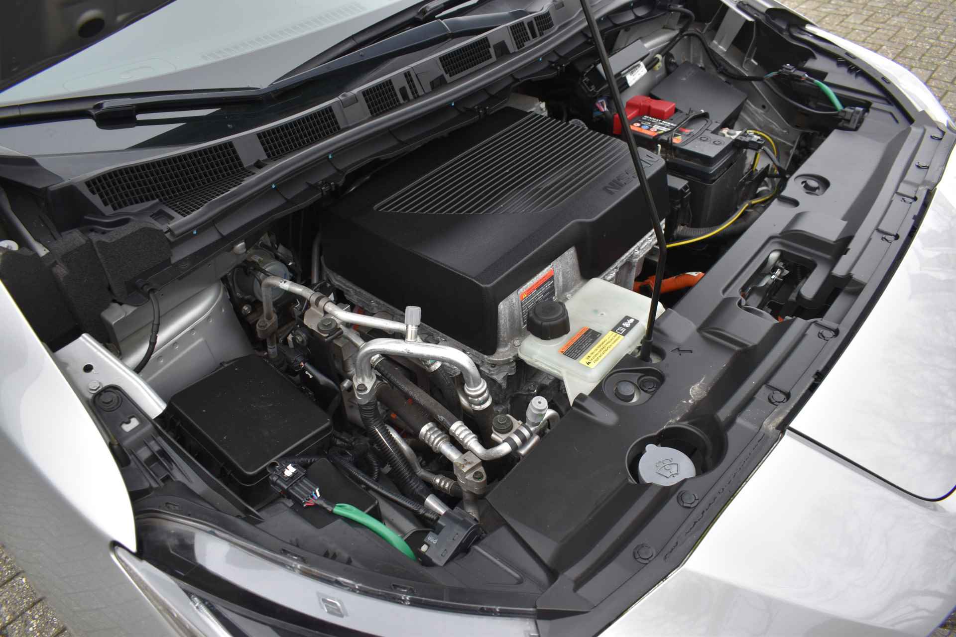 Nissan Leaf Tekna 40 kWh / € 2.000,00 Subsidie* / Pro-Pilot / Bose / Leder / Apple Carplay - 38/73