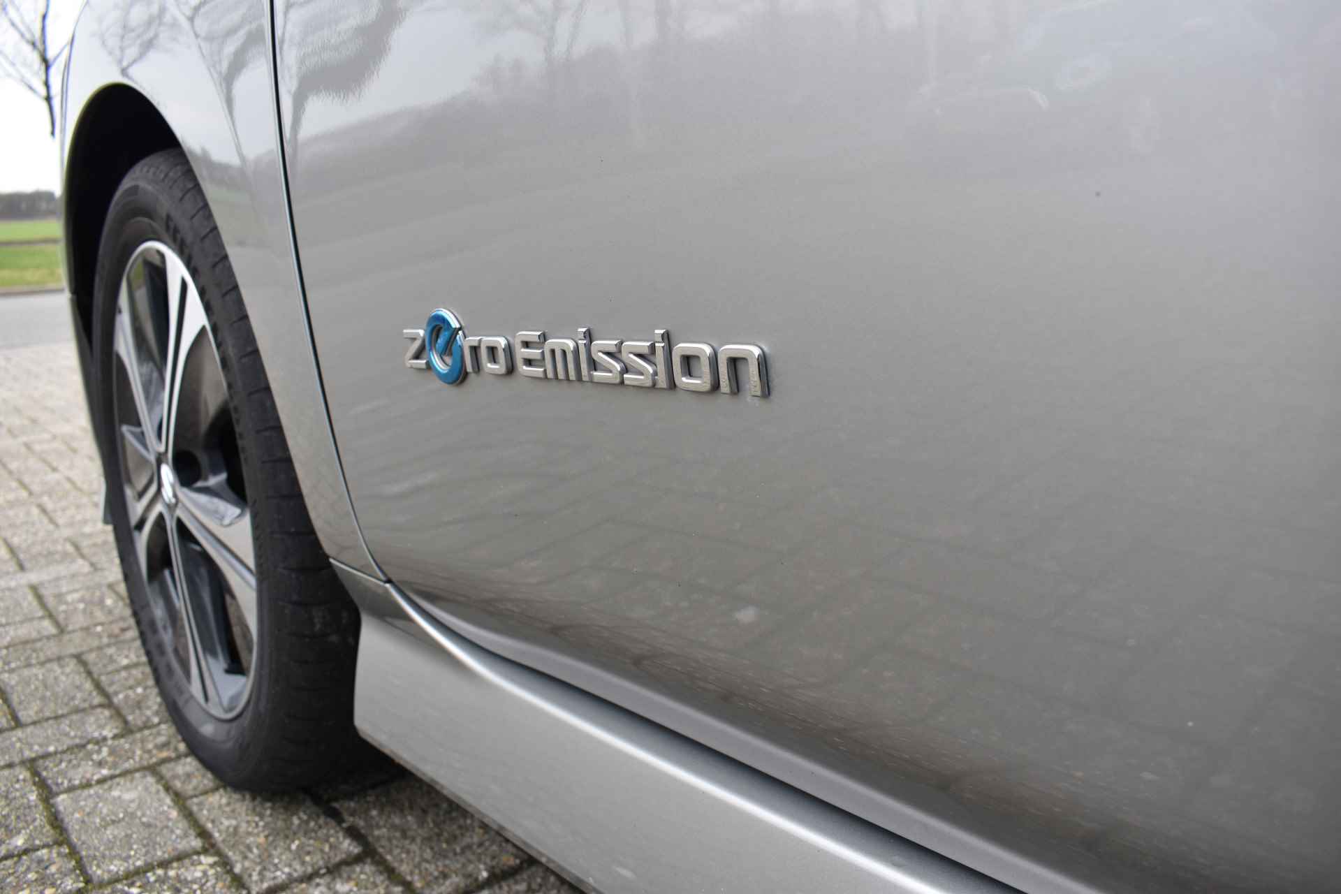 Nissan Leaf Tekna 40 kWh / € 2.000,00 Subsidie* / Pro-Pilot / Bose / Leder / Apple Carplay - 66/73