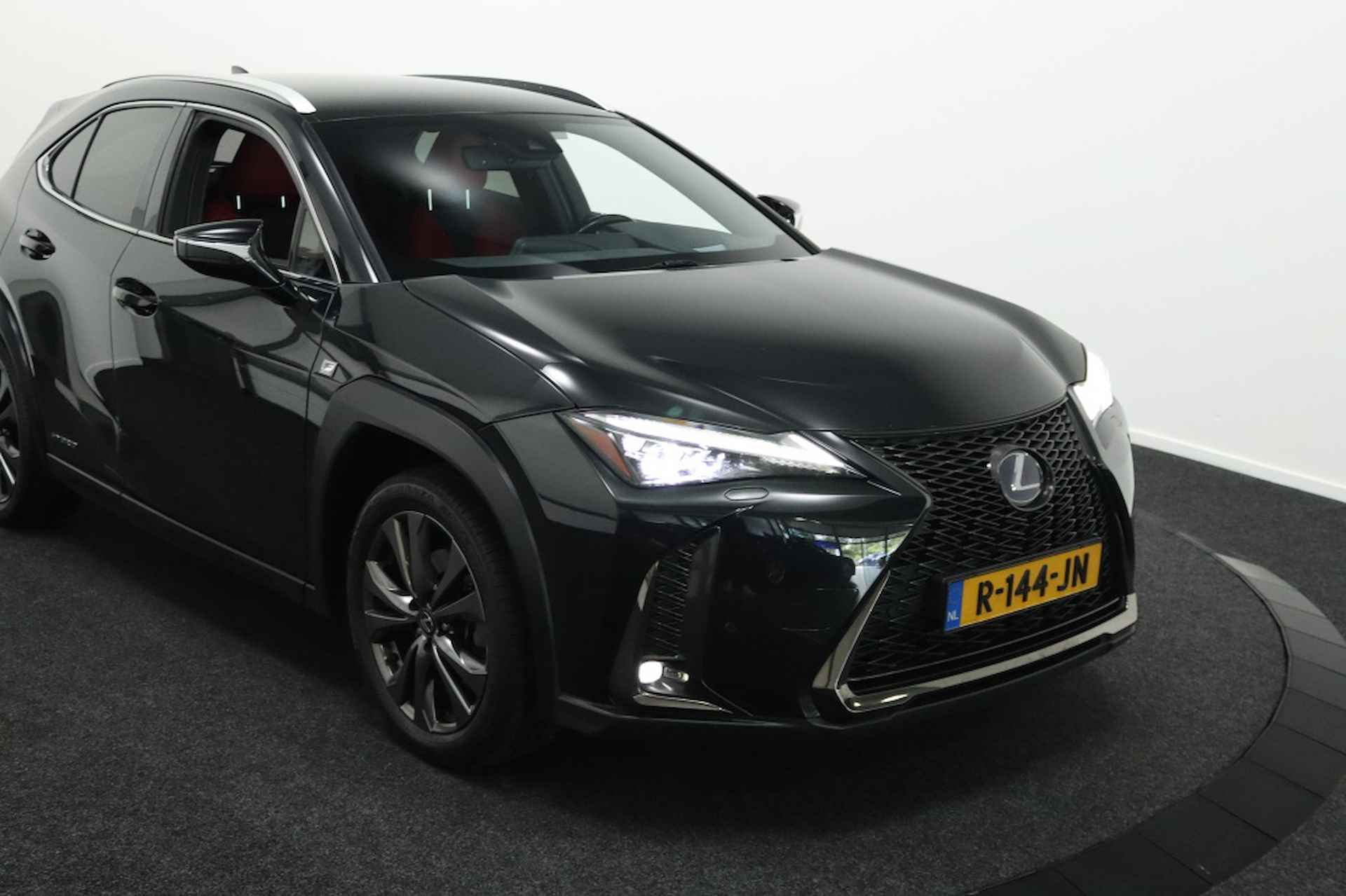 Lexus UX 250h F Sport Premium | Head-up display | Camera | Navigatie | St - 3/56