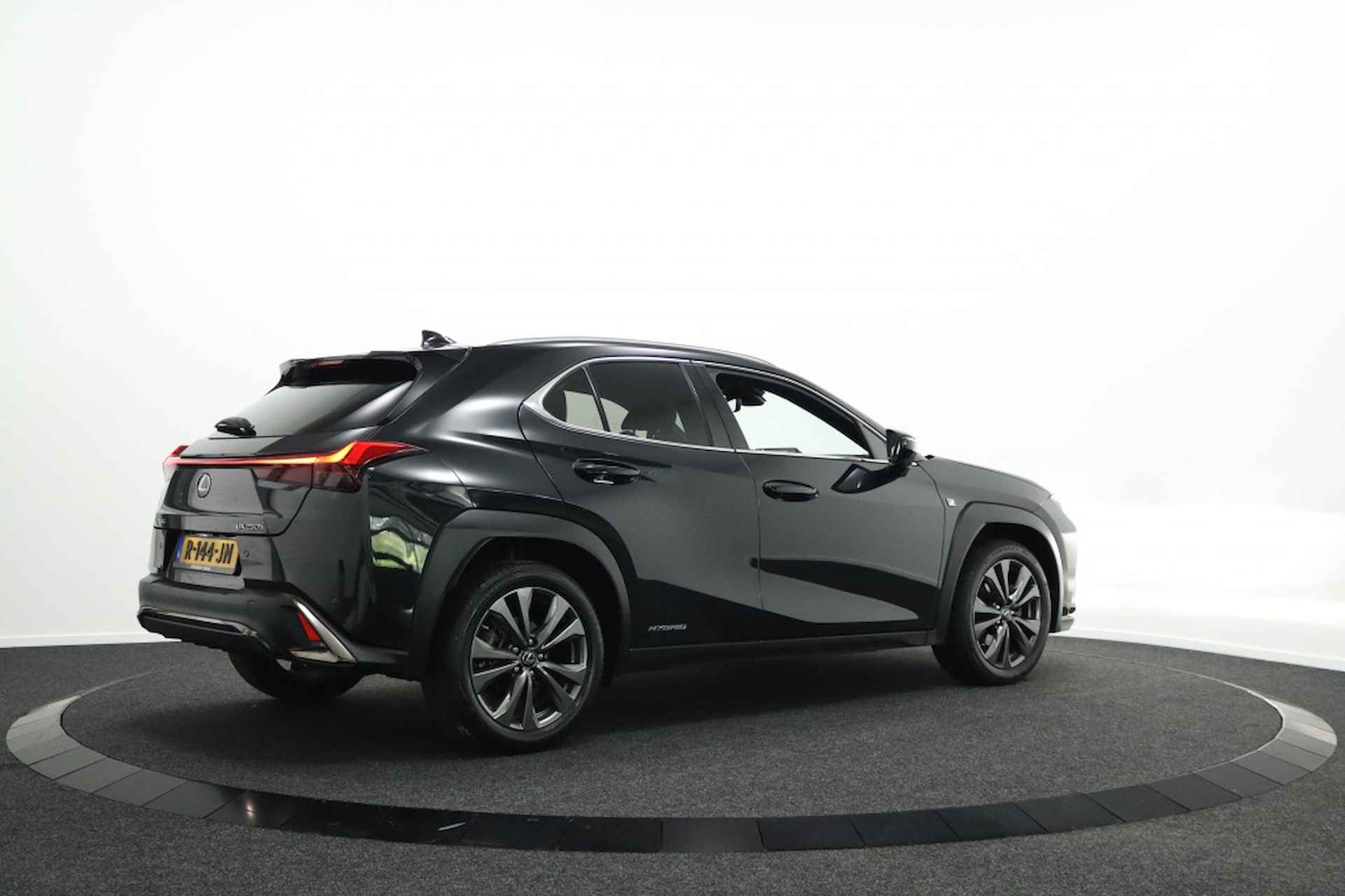 Lexus UX 250h F Sport Premium | Head-up display | Camera | Navigatie | St - 11/56