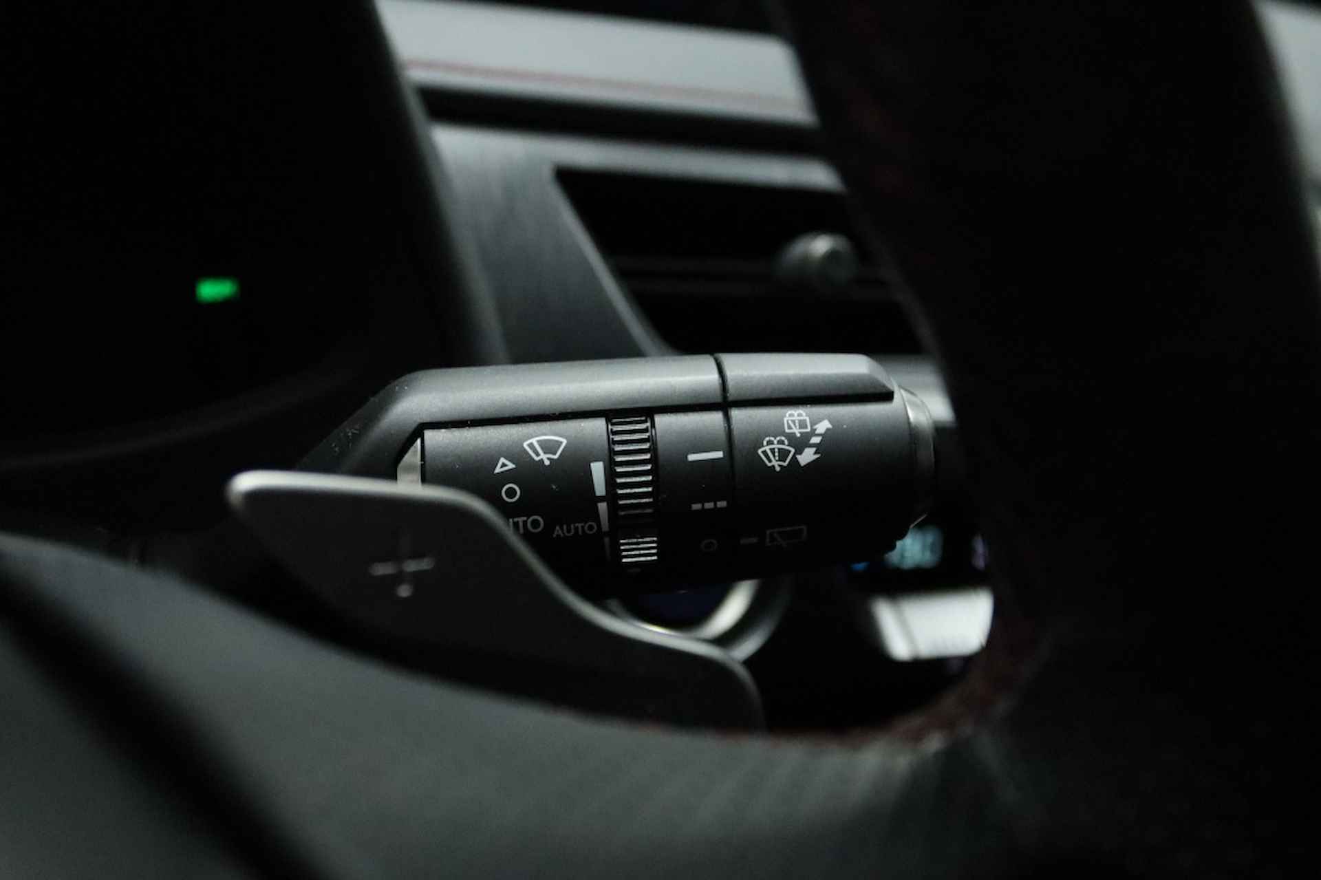 Lexus UX 250h F Sport Premium | Head-up display | Camera | Navigatie | St - 38/56