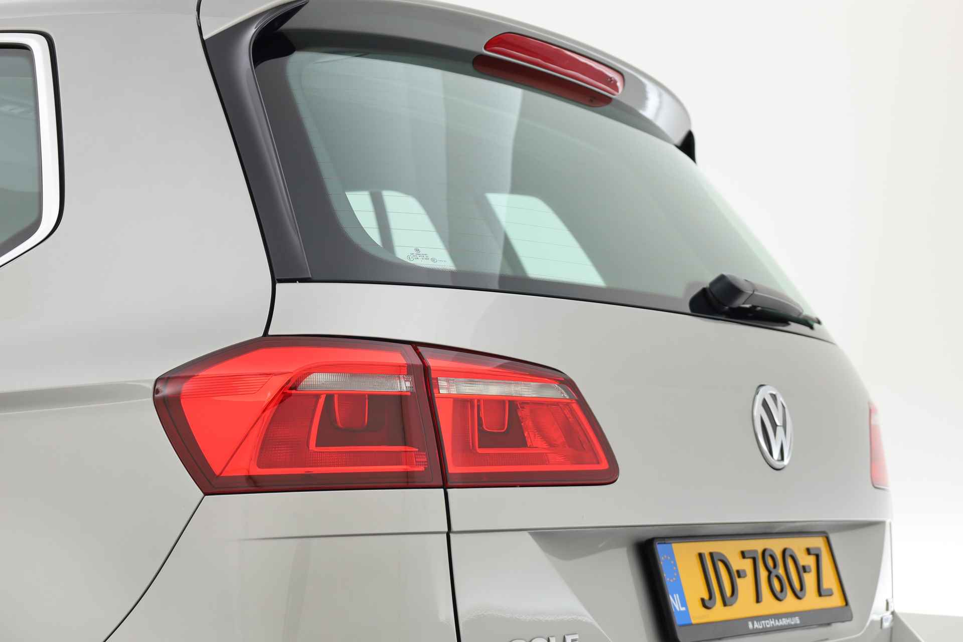 Volkswagen Golf Sportsvan 1.2 TSI Highline DSG | Camera | All Seasons | Trekhaak | Clima | PDC - 25/27