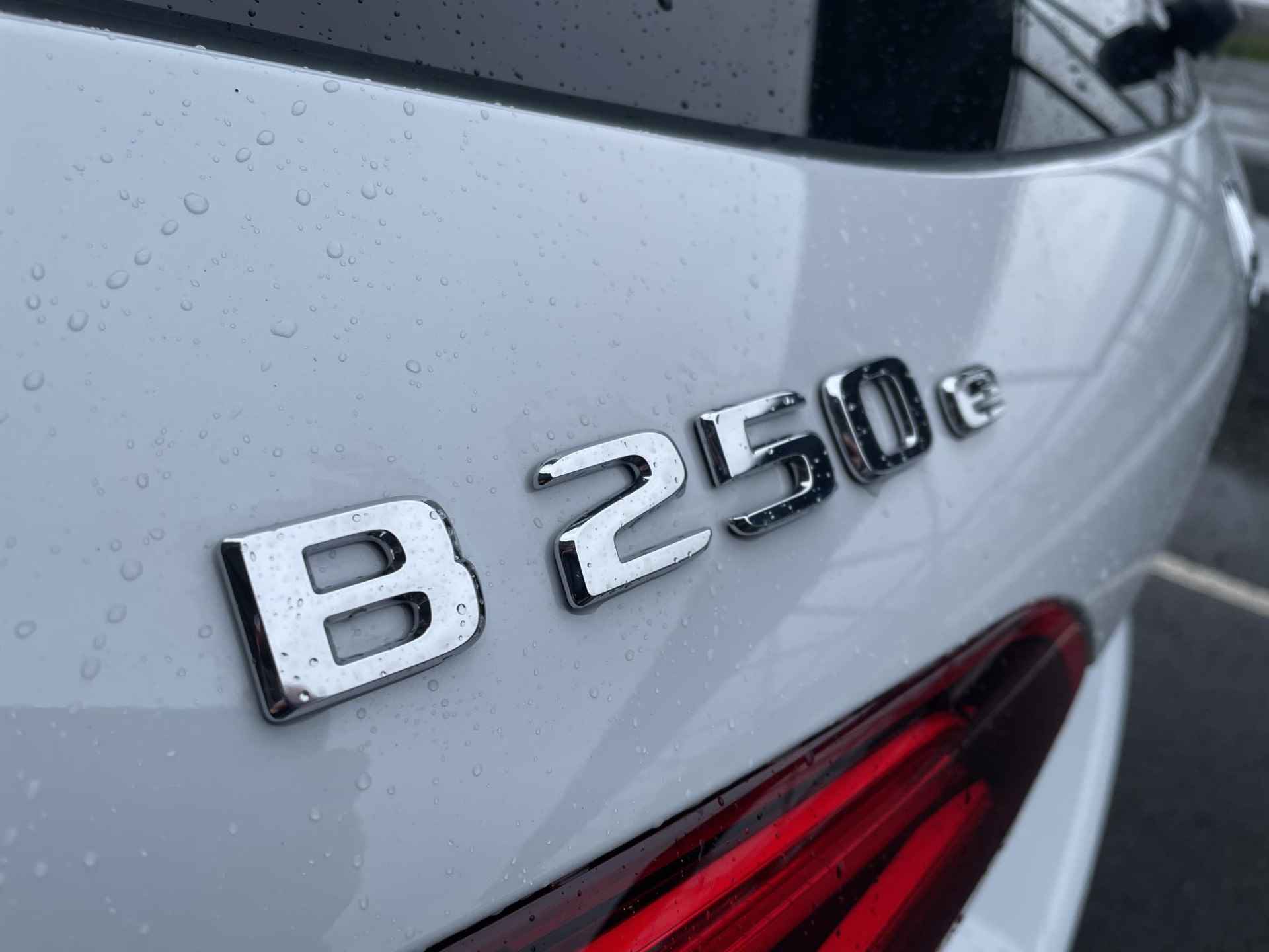 Mercedes-Benz B-klasse 250 e AMG Line | Rijassistentiepakket | Head up display | Keyless Go pakket| 360 graden camera| Augmented reality camera | Multibeam LED | - 31/34