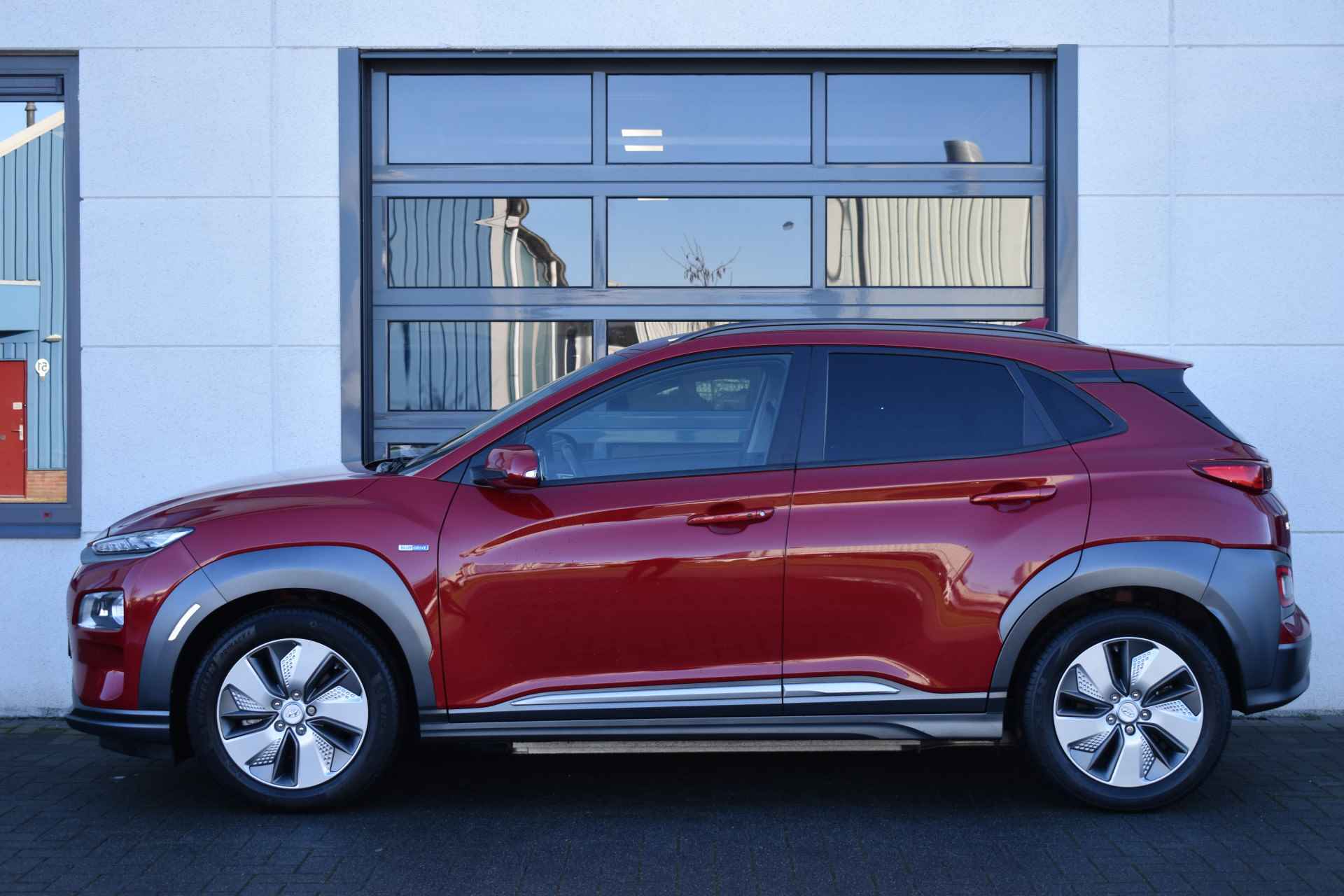 Hyundai KONA EV Premium 64 kWh - 4/30