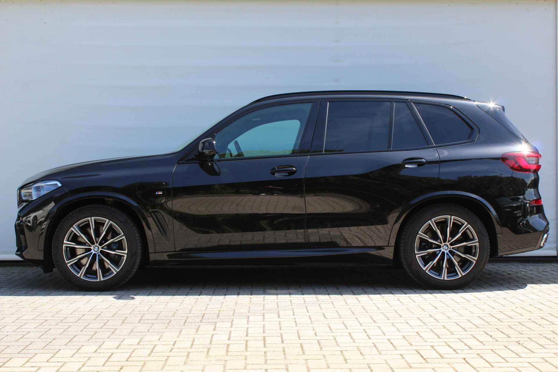 BMW X5 xDrive45e High Executive M Sport Automaat / Panoramadak / Head-Up / Harman Kardon / Laserlight / Night Vision / Parking Assistant Plus / Stoelverwarming - 3/28