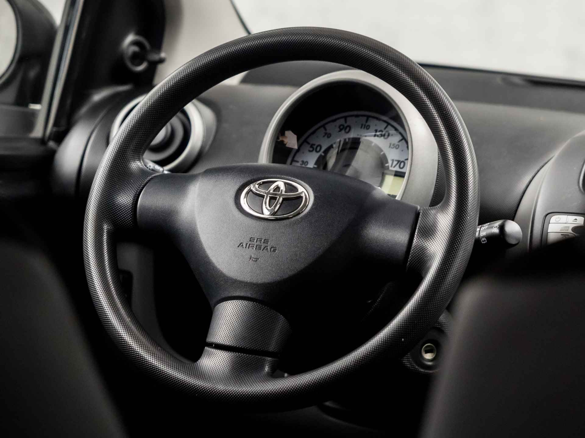 Toyota Aygo 1.0-12V Sport (5 DEURS, NIEUWE APK, SPORTSTOELEN, STUURBEKRACHTIGING, NIEUWSTAAT) - 14/26