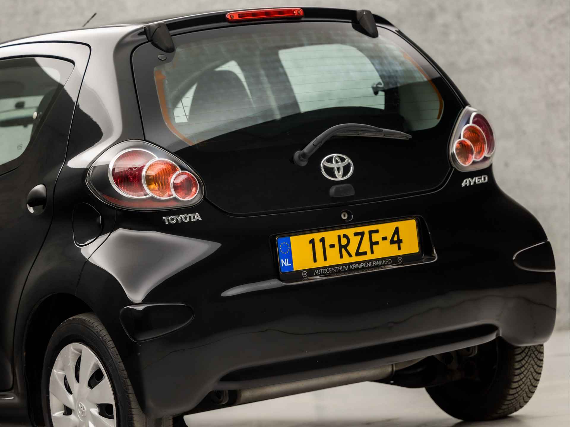 Toyota Aygo 1.0-12V Sport (5 DEURS, NIEUWE APK, SPORTSTOELEN, STUURBEKRACHTIGING, NIEUWSTAAT) - 17/26