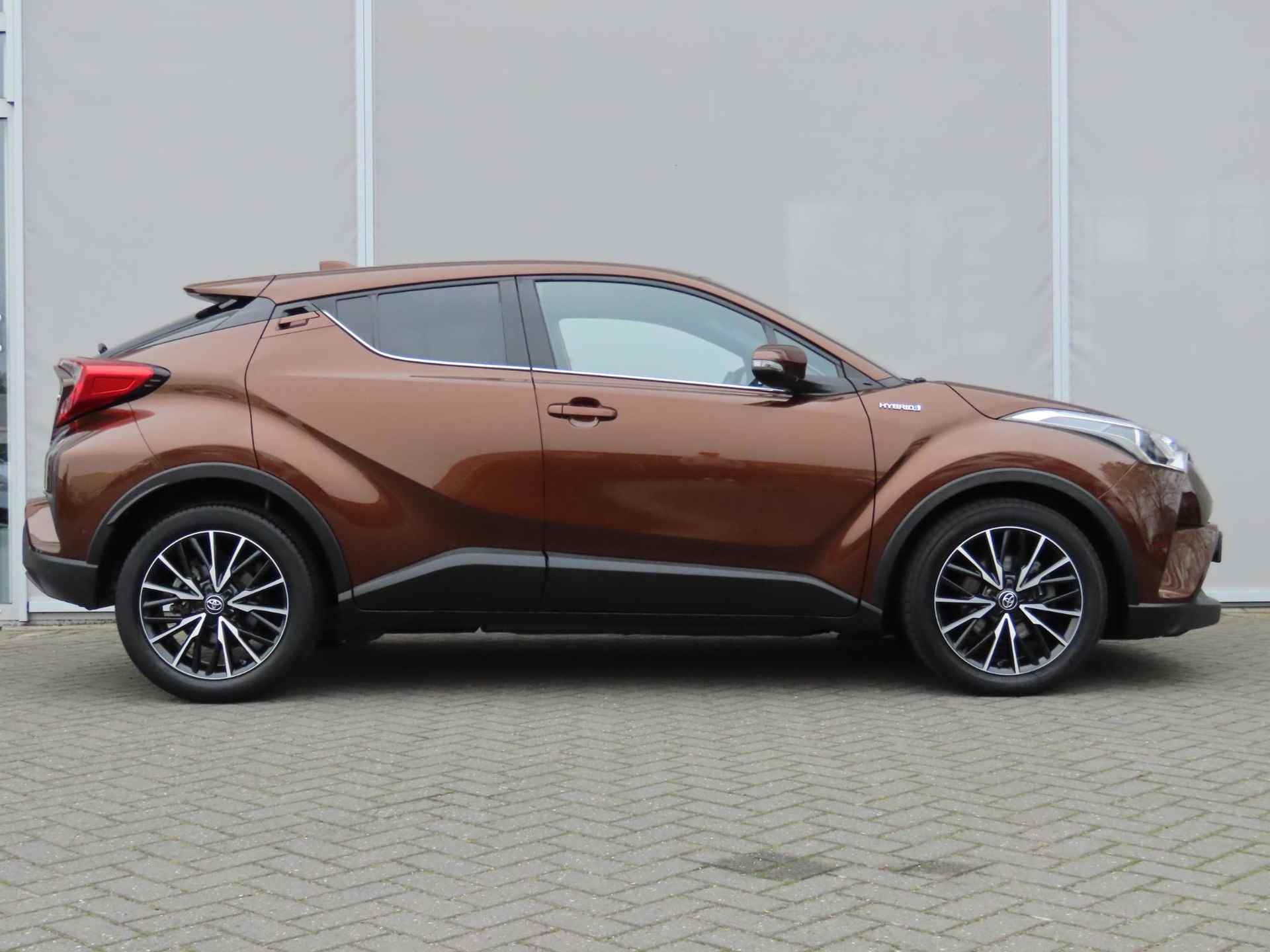 Toyota C-HR 1.8 Hybrid Style  100% onderhouden | Navi | Stoelverwarming | JBL | Camera | - 4/26