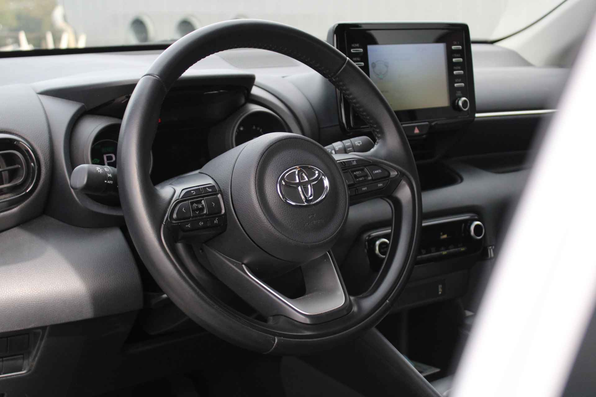 Toyota Yaris 1.5 Hybrid Dynamic Automaat Achteruitrijcamera, Adaptieve Cruise Control, Apple Carplay/Android Auto - 6/37