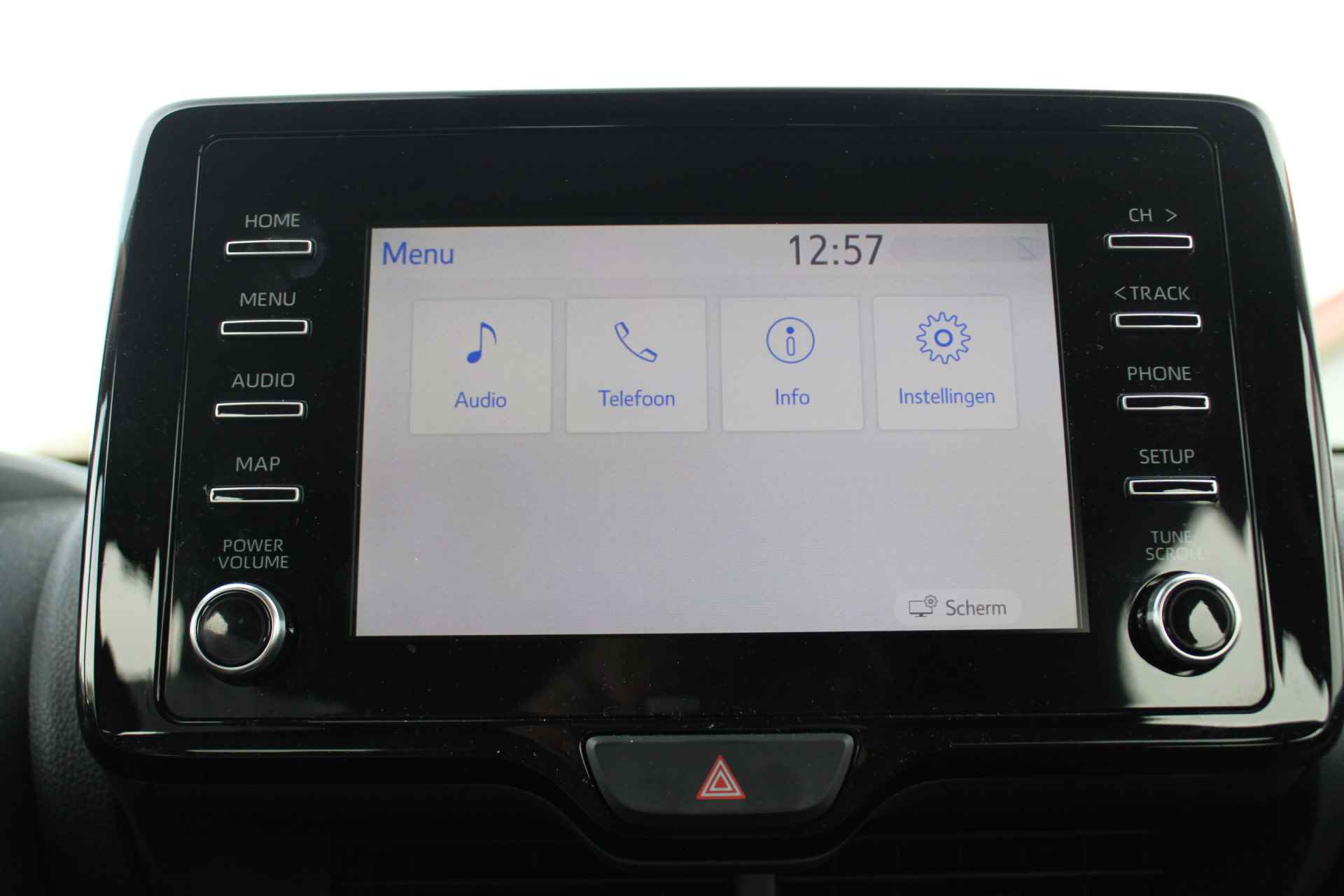 Toyota Yaris 1.5 Hybrid Dynamic Automaat Achteruitrijcamera, Adaptieve Cruise Control, Apple Carplay/Android Auto - 24/37
