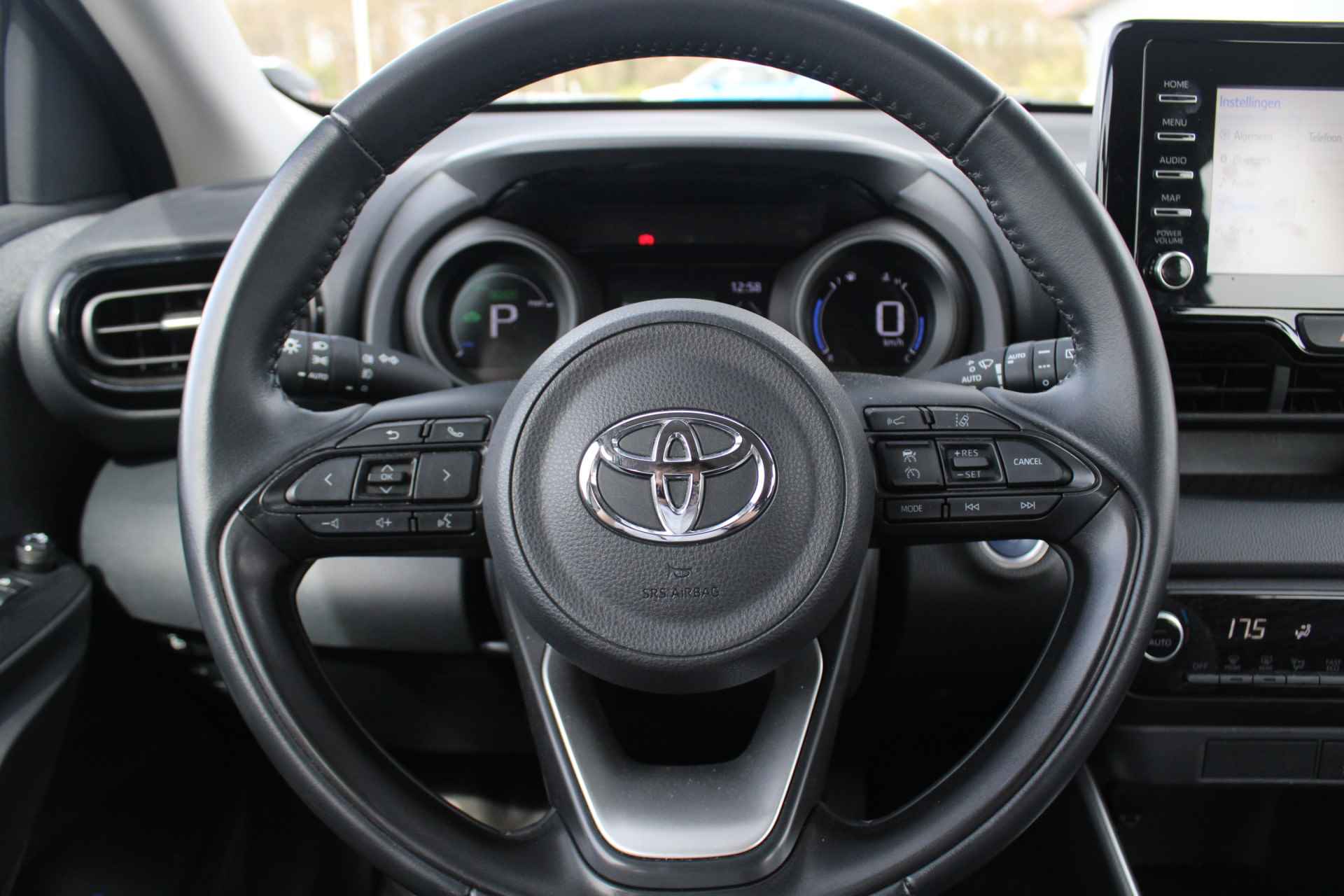 Toyota Yaris 1.5 Hybrid Dynamic Automaat Achteruitrijcamera, Adaptieve Cruise Control, Apple Carplay/Android Auto - 27/37