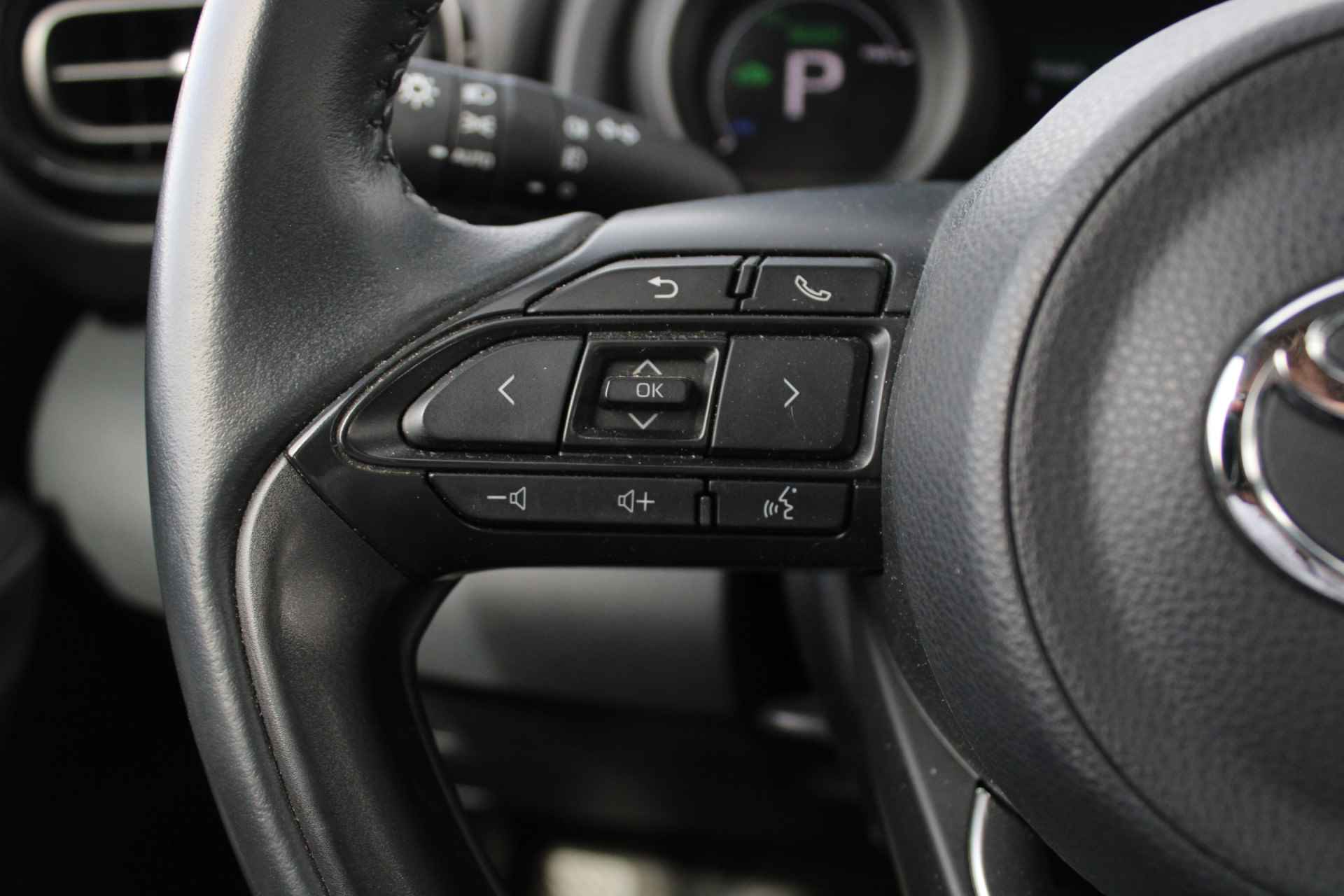 Toyota Yaris 1.5 Hybrid Dynamic Automaat Achteruitrijcamera, Adaptieve Cruise Control, Apple Carplay/Android Auto - 29/37
