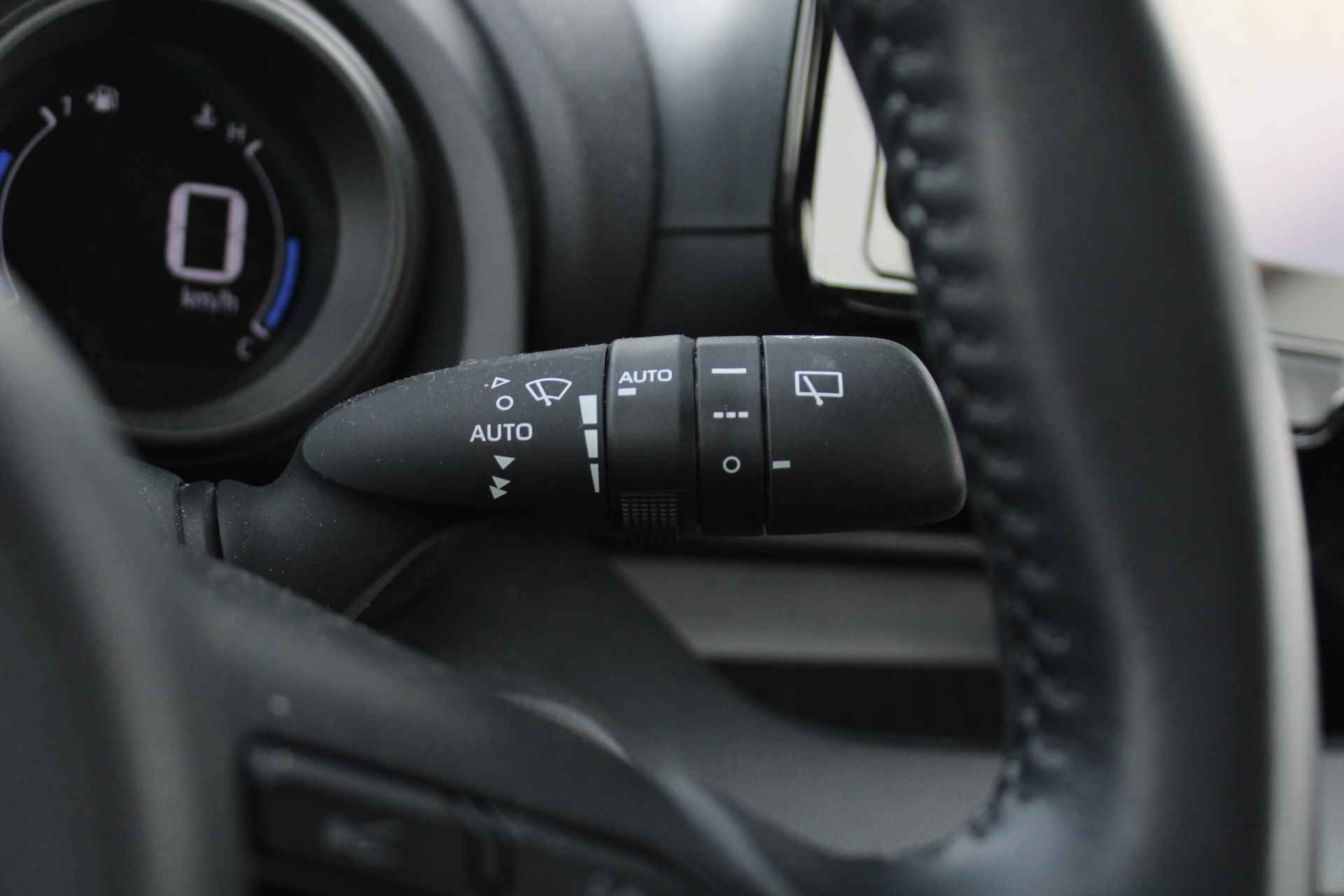 Toyota Yaris 1.5 Hybrid Dynamic Automaat Achteruitrijcamera, Adaptieve Cruise Control, Apple Carplay/Android Auto - 32/37