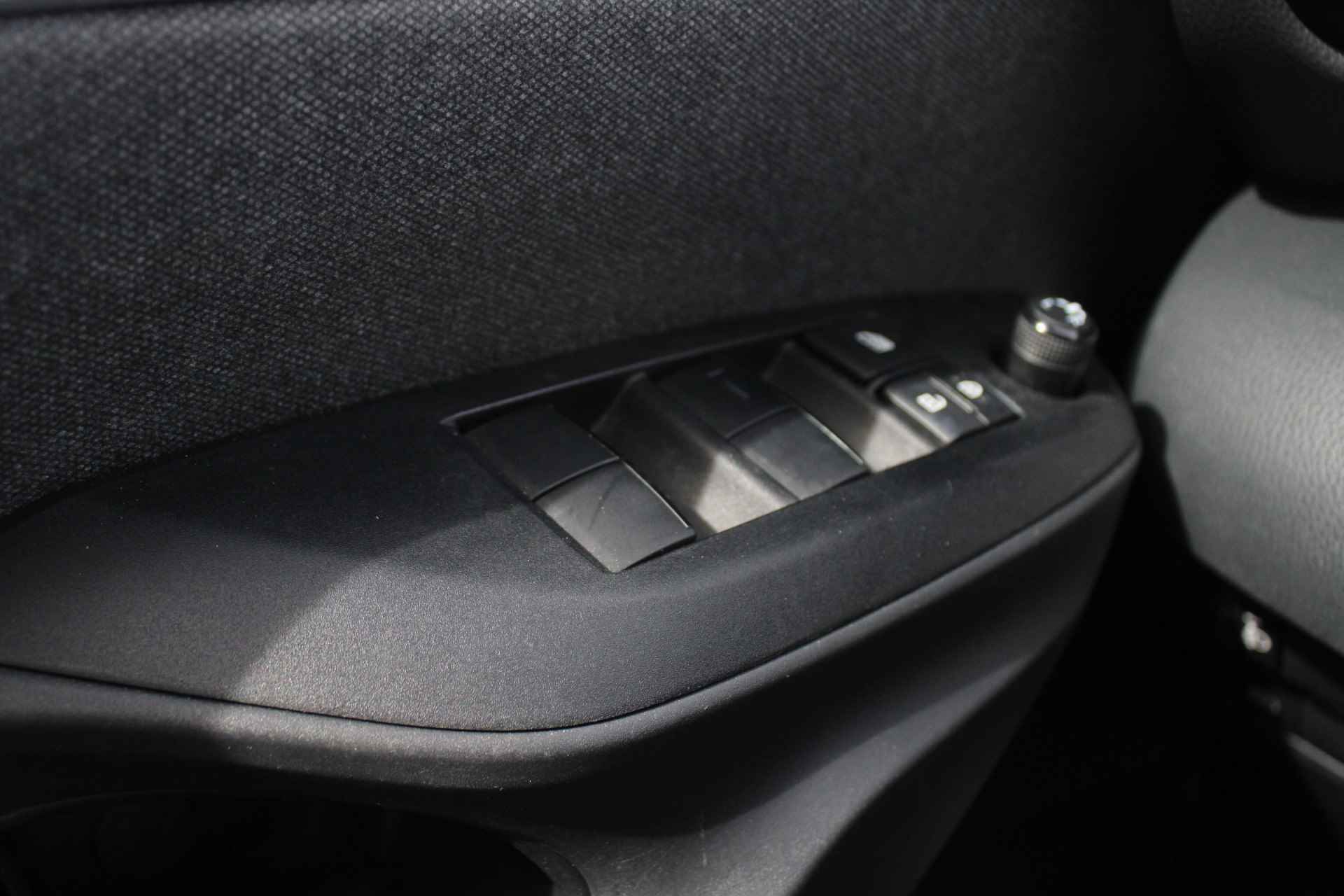 Toyota Yaris 1.5 Hybrid Dynamic Automaat Achteruitrijcamera, Adaptieve Cruise Control, Apple Carplay/Android Auto - 33/37