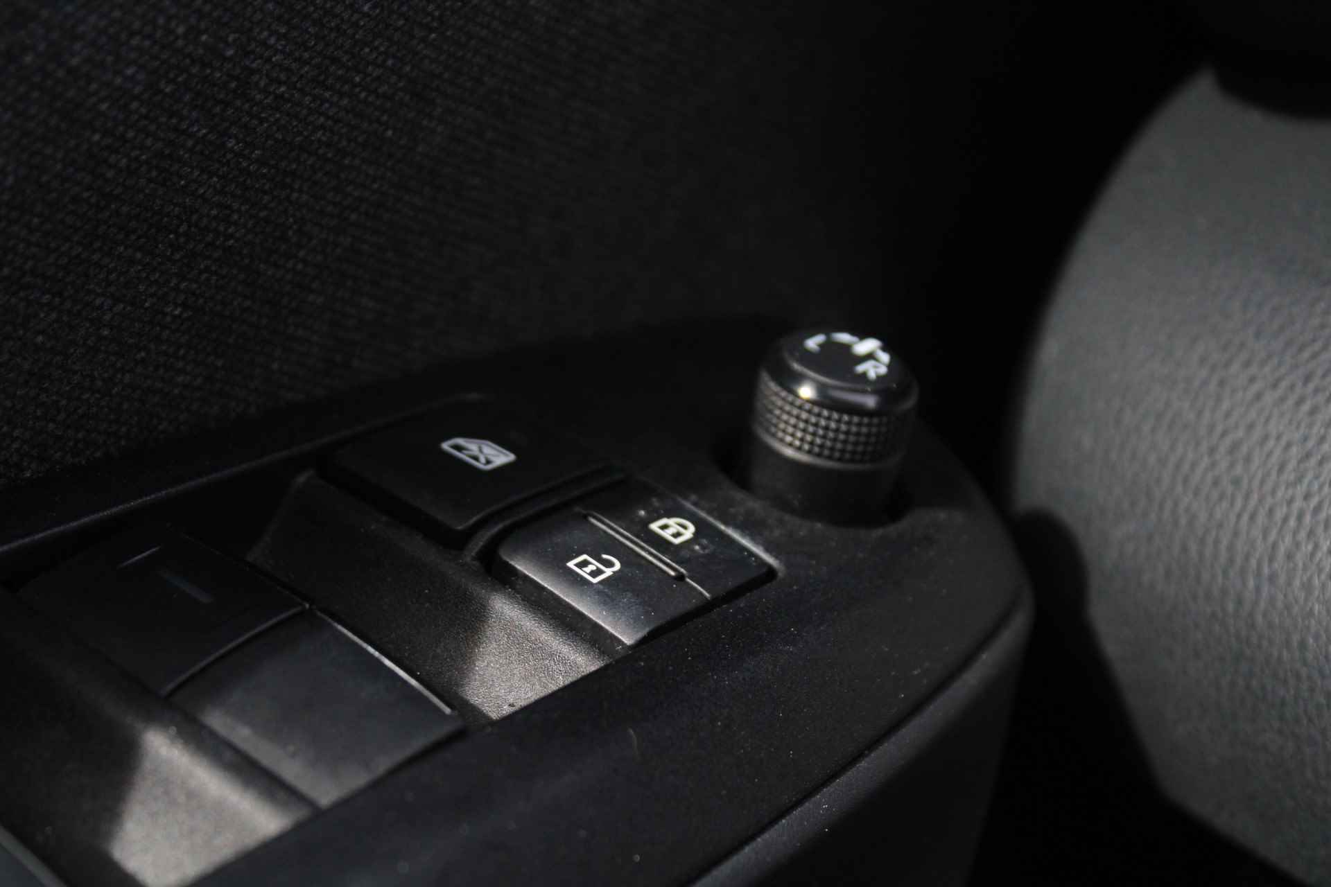 Toyota Yaris 1.5 Hybrid Dynamic Automaat Achteruitrijcamera, Adaptieve Cruise Control, Apple Carplay/Android Auto - 34/37