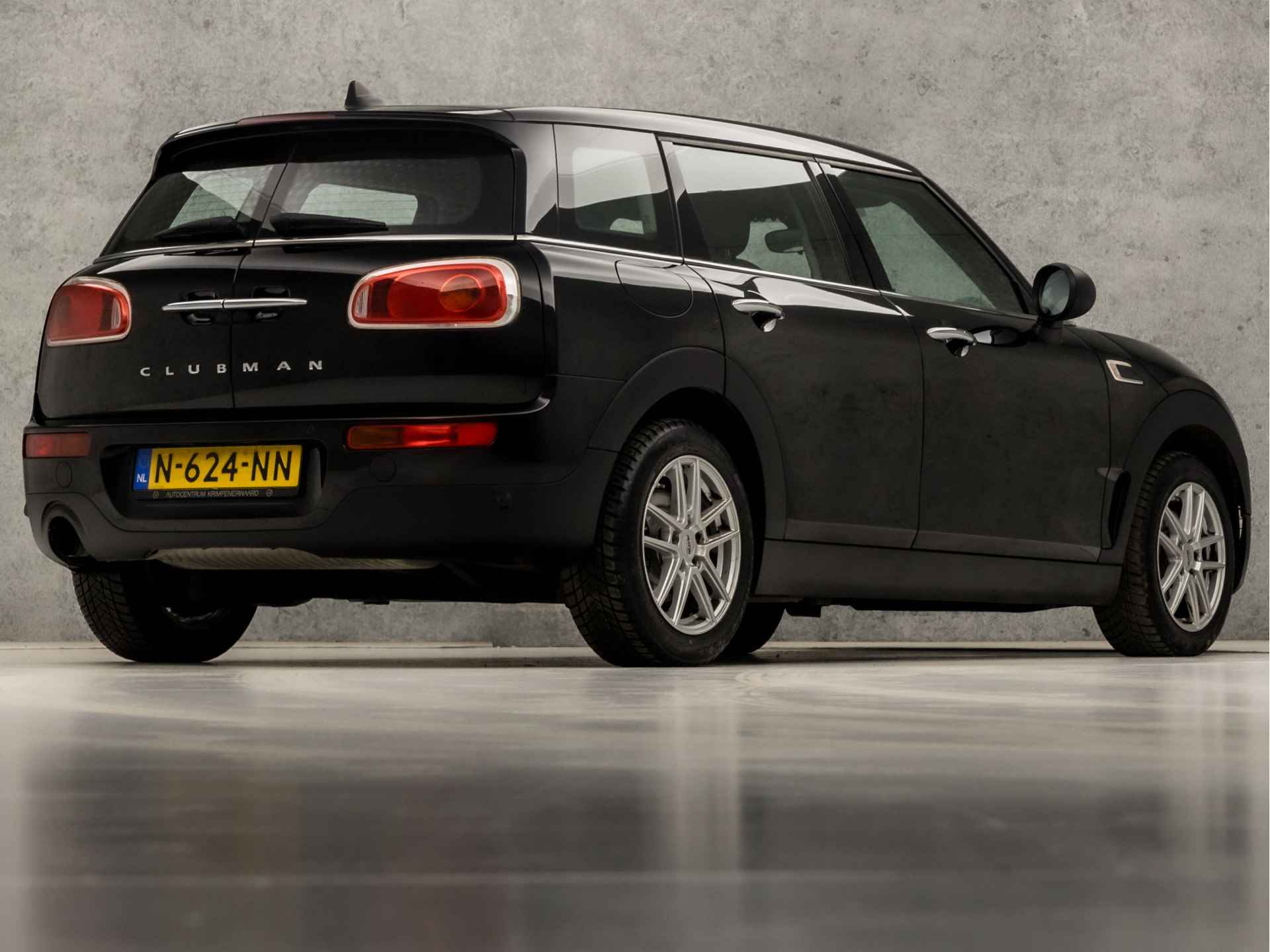 MINI Clubman 1.5 Cooper (SCHERM, CLIMATE, STOELVERWARMING, SPORTSTOELEN, CRUISE, PARKEERSENSOREN, NIEUWE APK, NIEUWSTAAT) - 5/35