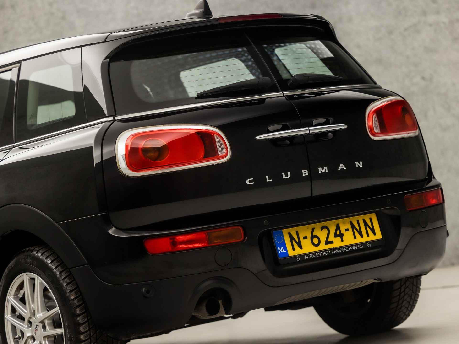 MINI Clubman 1.5 Cooper (SCHERM, CLIMATE, STOELVERWARMING, SPORTSTOELEN, CRUISE, PARKEERSENSOREN, NIEUWE APK, NIEUWSTAAT) - 14/35