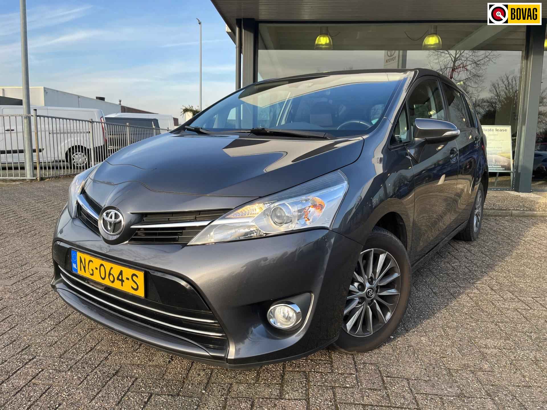 Toyota Verso 1.8 VVT-i Aspiration 7p.|Trekhaak|Navigatie