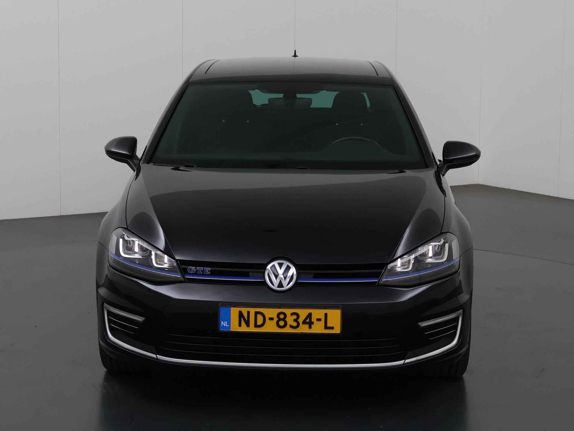 Volkswagen Golf 1.4 TSI GTE Connected Series | Panoramadak | Navigatie | Climate Control | Parkeersensoren | Cruise Control | - 4/46