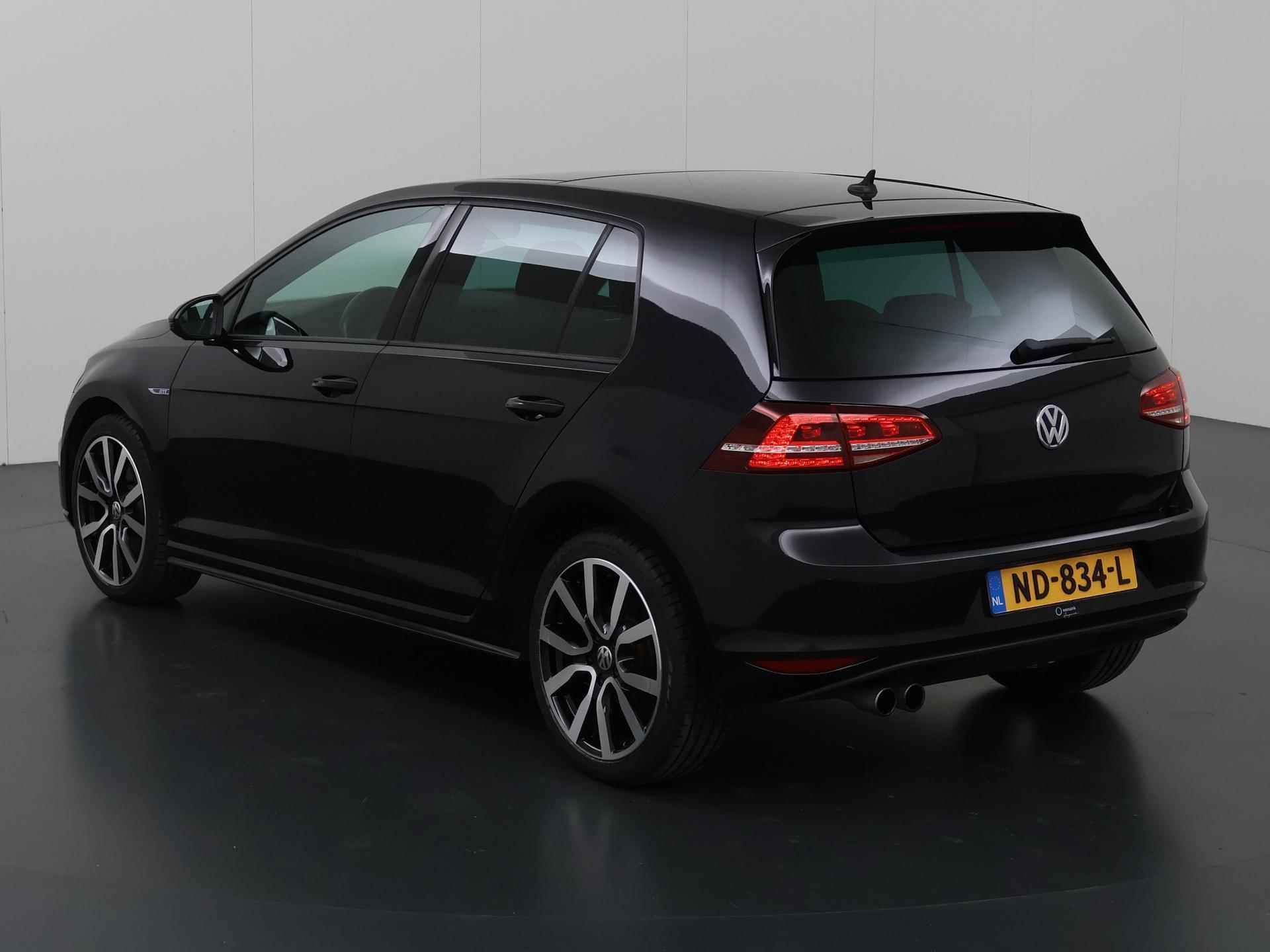 Volkswagen Golf 1.4 TSI GTE Connected Series | Panoramadak | Navigatie | Climate Control | Parkeersensoren | Cruise Control | - 23/46