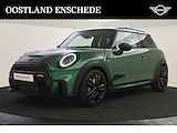 MINI Hatchback John Cooper Works Automaat / Panoramadak / JCW Pro uitlaat / Adaptief onderstel / Achteruitrijcamera / Stoelverwarming / Active Cruise Control / LED / Head-Up / Park Assistant