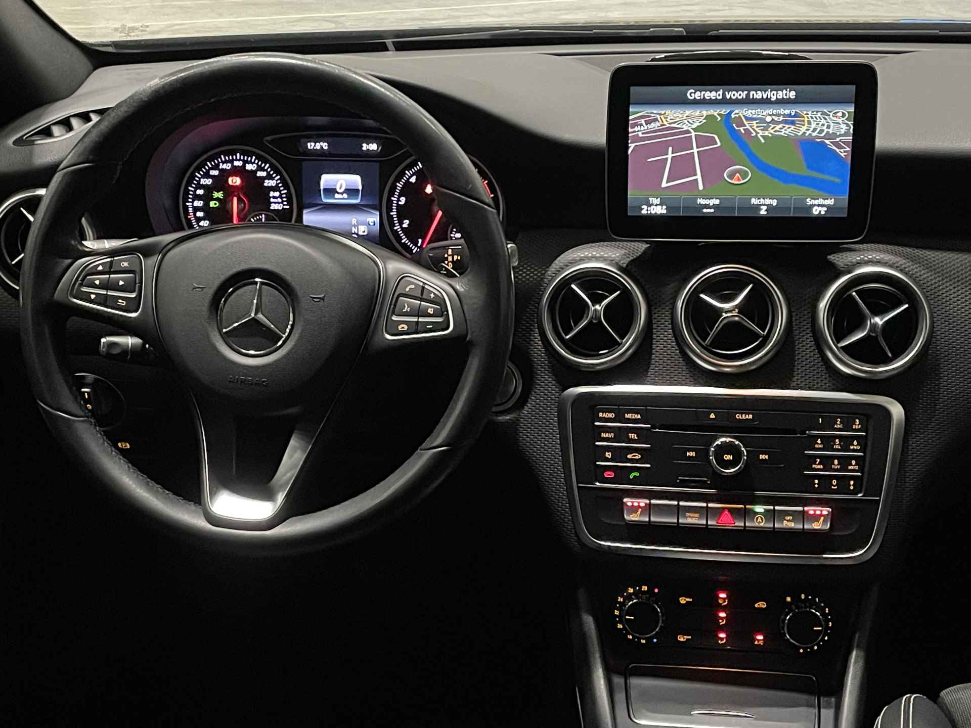 Mercedes-Benz A-Klasse 180 AMG Business Solution | Camera | Carplay | Stoelverwarming | LED | Cruise Control | LM Velgen | - 5/33