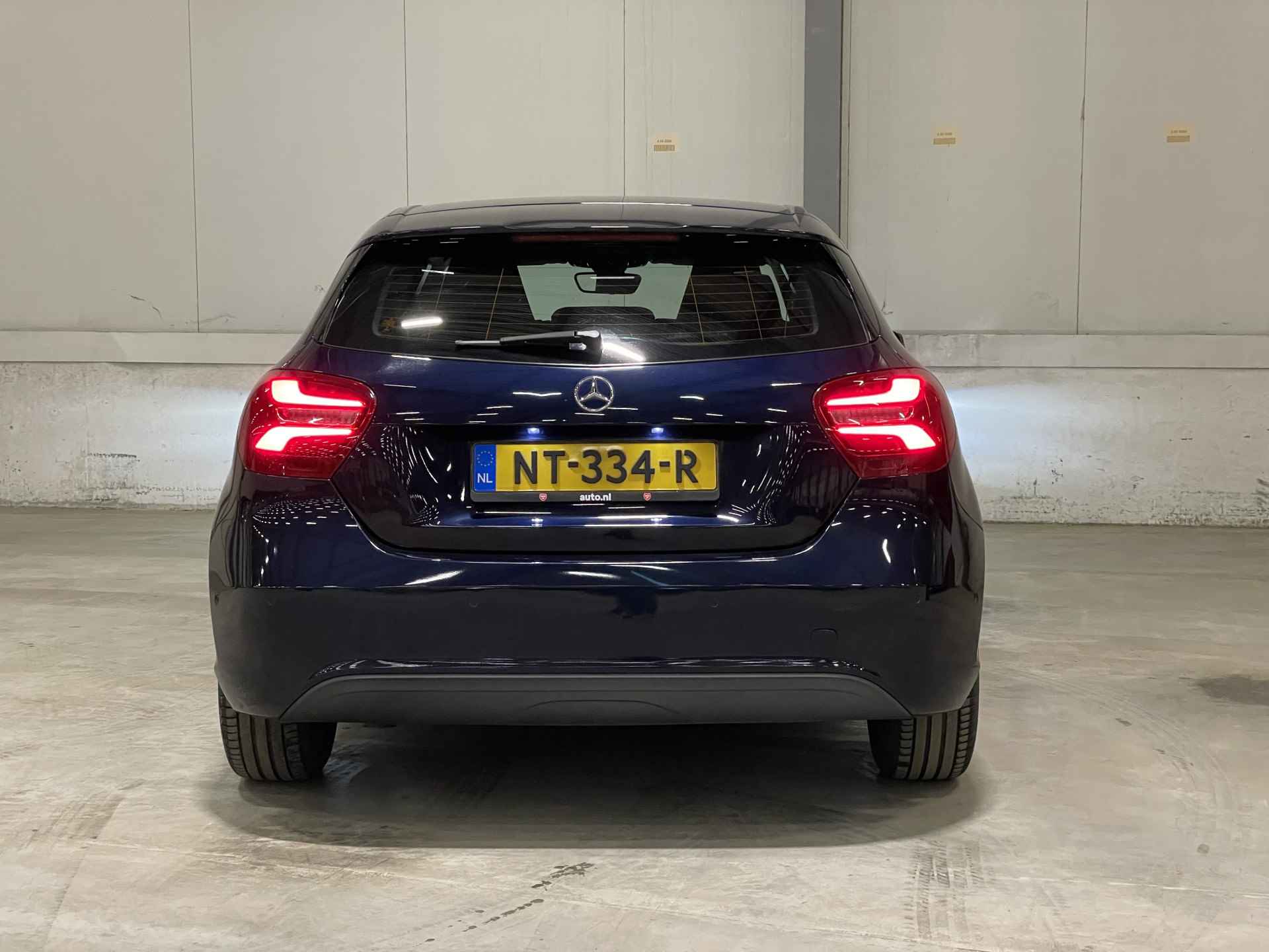 Mercedes-Benz A-Klasse 180 AMG Business Solution | Camera | Carplay | Stoelverwarming | LED | Cruise Control | LM Velgen | - 17/33