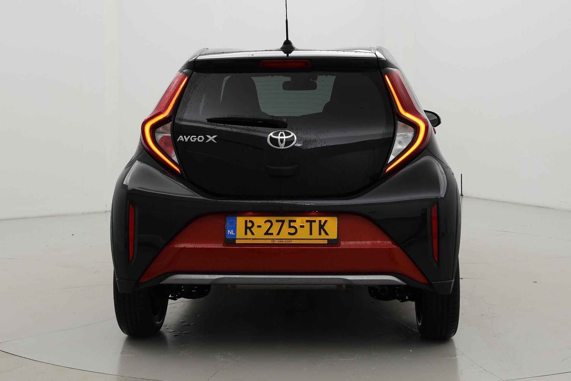 Toyota Aygo X 1.0 VVT-i MT Envy JBL Navigatie - 12/32