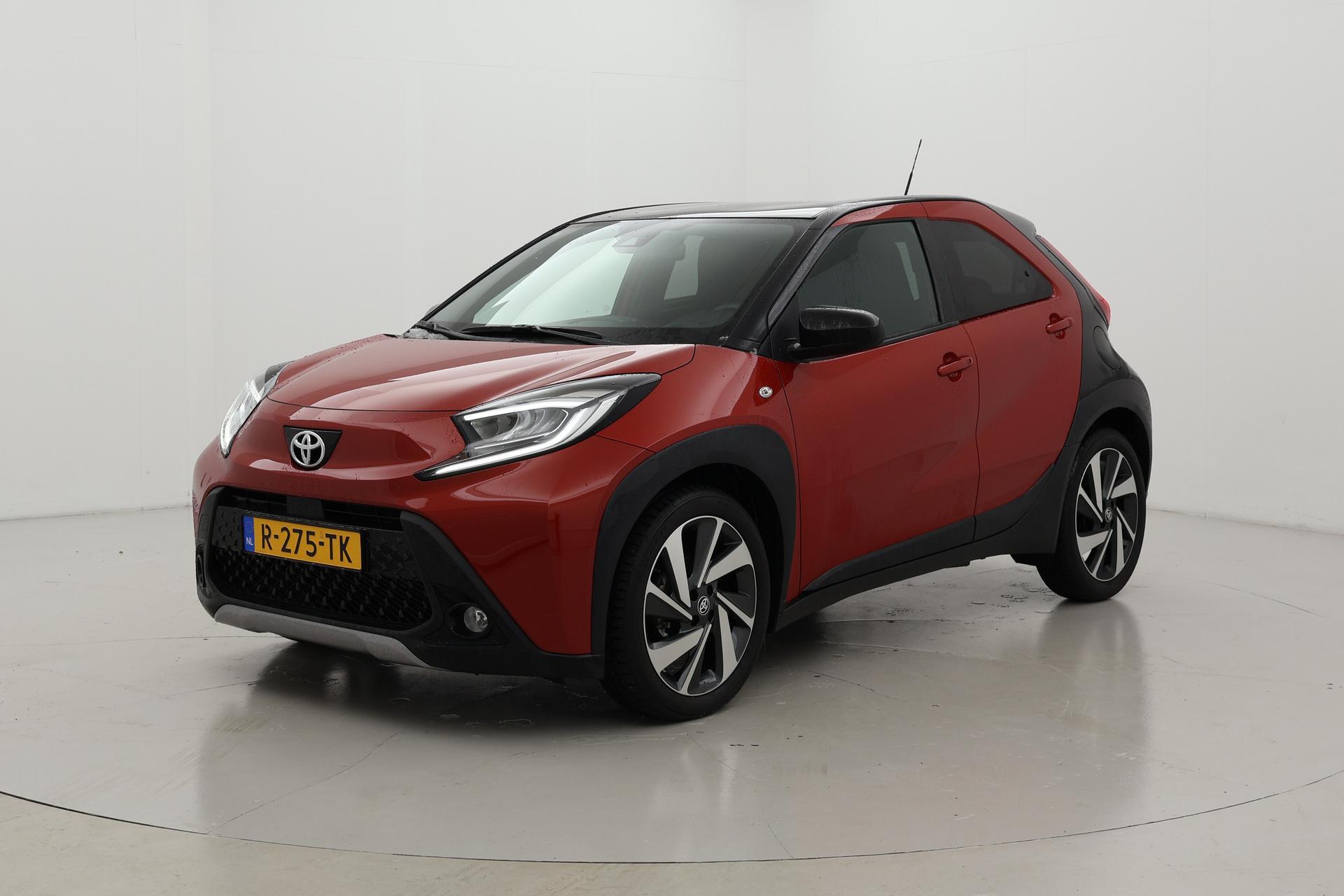 Toyota Aygo X 1.0 VVT-i MT Envy JBL Navigatie