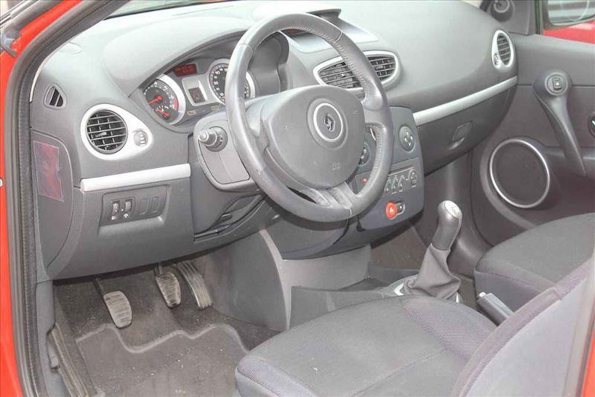 Renault Clio 1.6 16V 82KW | DYNAMIQUE | AIRCO | IN NIEUWSTAAT | - 15/16