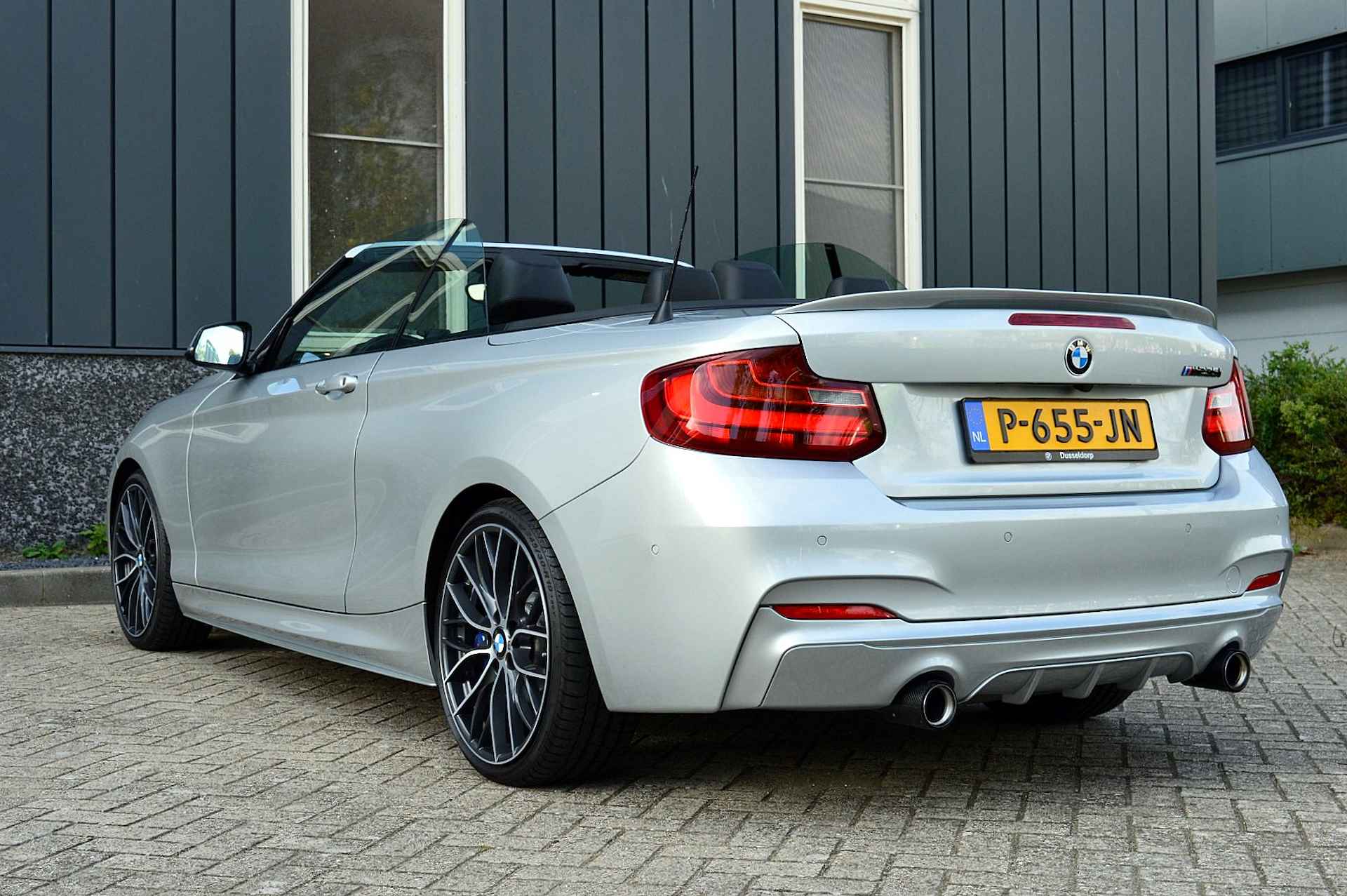 BMW 2 Serie Cabrio M235i Centennial High Executive Rijklaarprijs-Garantie Leder 19 inch navigatie Herman Kardon Airco - 3/46