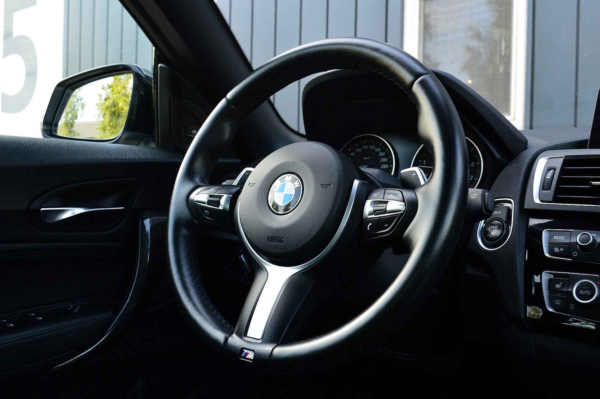 BMW 2 Serie Cabrio M235i Centennial High Executive Rijklaarprijs-Garantie Leder 19 inch navigatie Herman Kardon Airco - 43/46