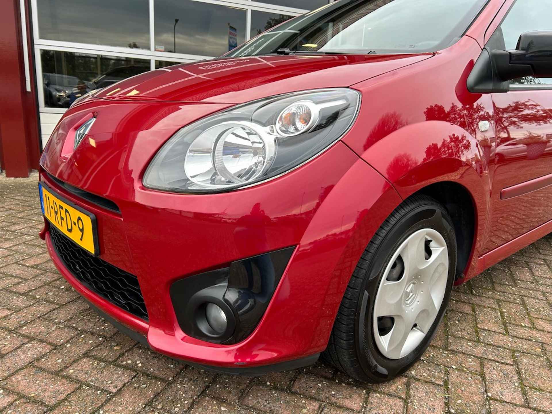 RENAULT Twingo 1.2-16V NIGHT &amp; DAY PRACHTIGE AUTO! AIRCO/CRUISE/TREKHAAK/ENZ. - 19/38