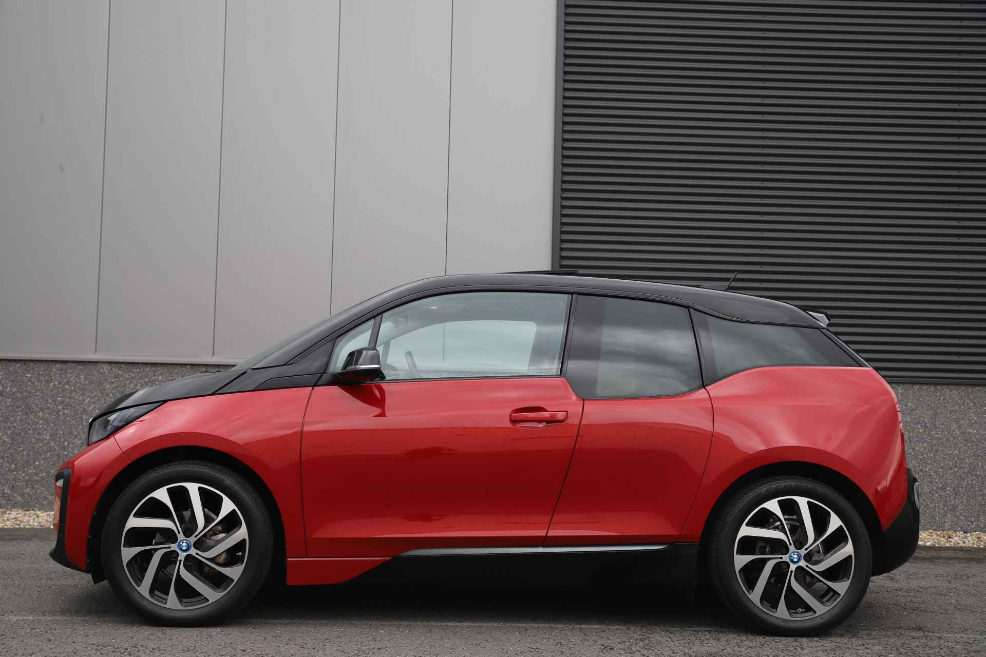 BMW i3 Executive 120Ah 42 kWh /Trekhaak/ Schuifdak/Harman Kardon/3-fase - 32/44