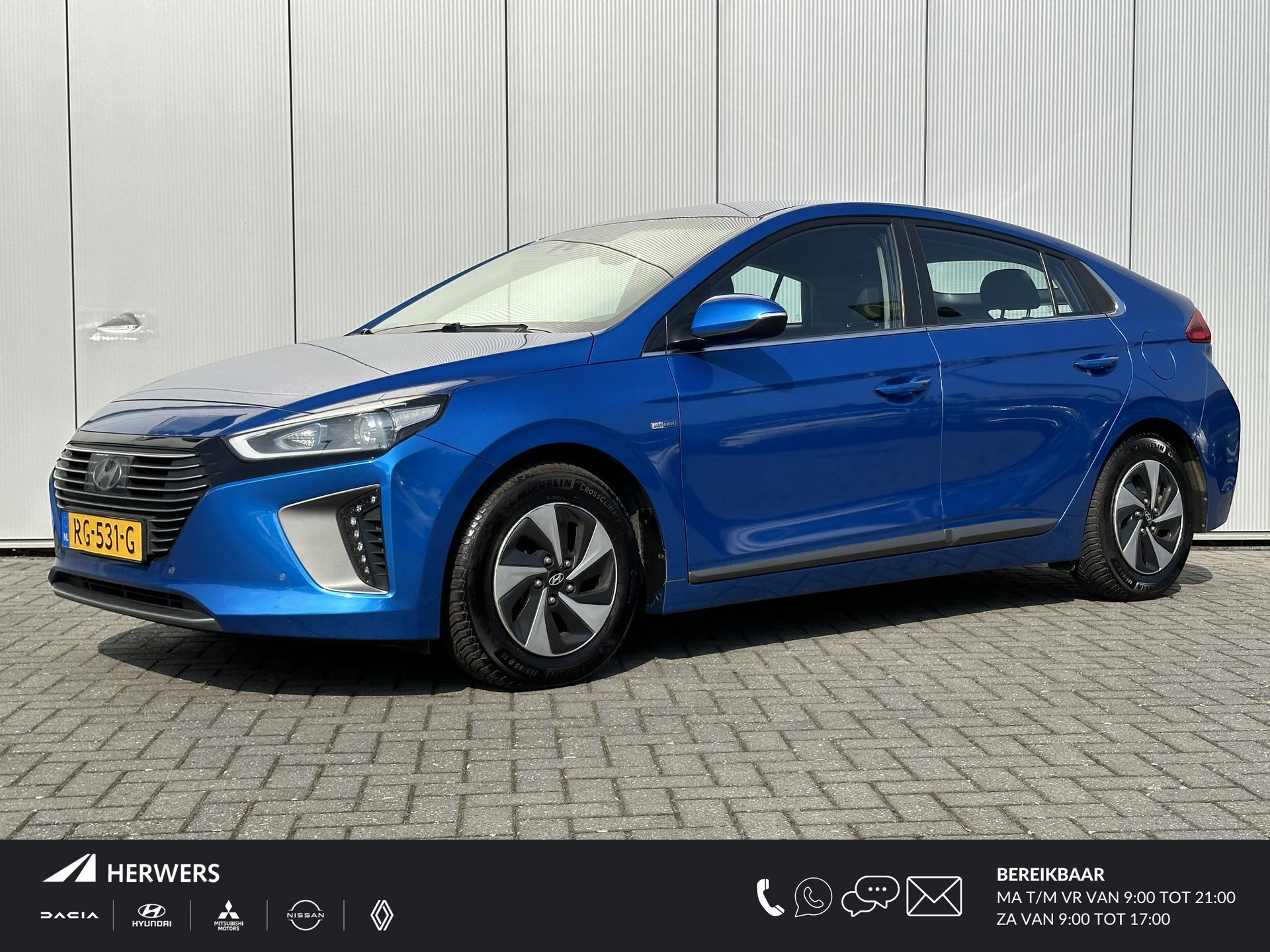 Hyundai IONIQ 1.6 GDi Comfort / Navigatie / Infinity Audio / Achteruitrijcamera / All Seasonbanden / Climate / Adaptive Cruise / 1e Eigenaar / NL Auto /