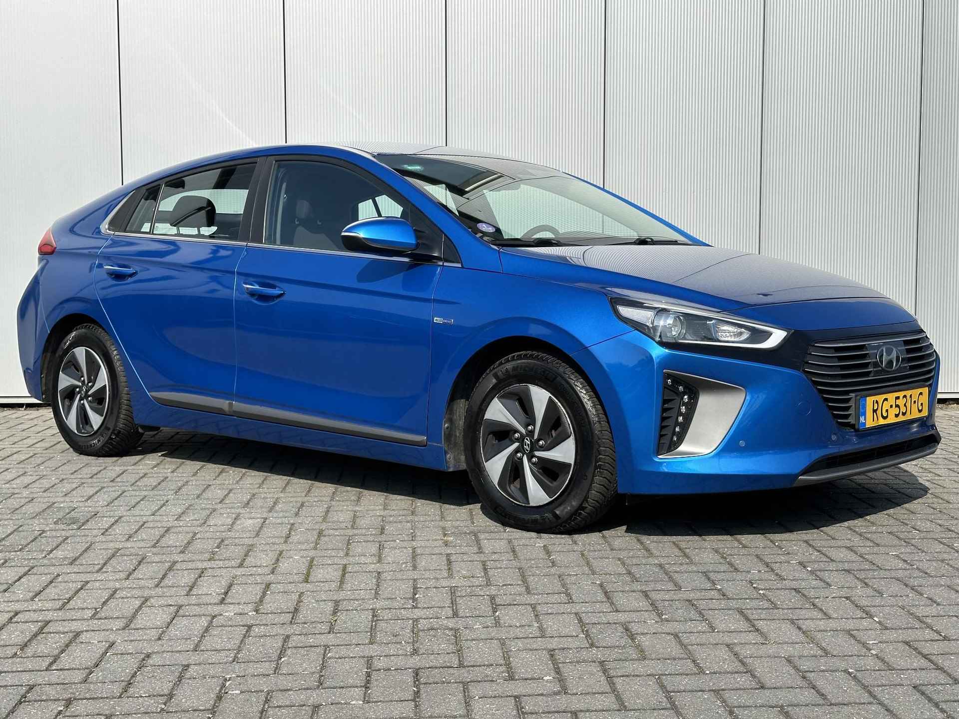 Hyundai IONIQ 1.6 GDi Comfort / Navigatie / Infinity Audio / Achteruitrijcamera / All Seasonbanden / Climate / Adaptive Cruise / 1e Eigenaar / NL Auto / - 11/47