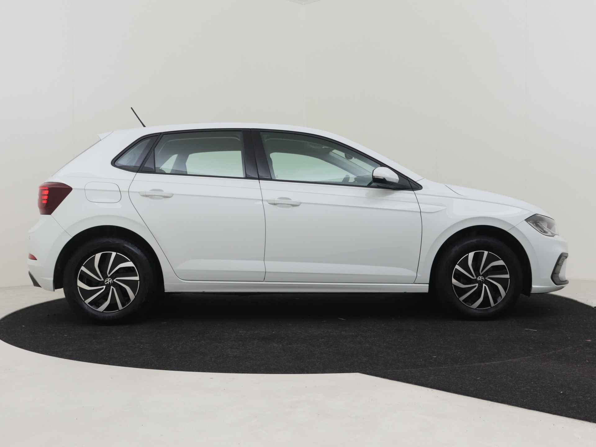 Volkswagen Polo 1.0 96PK TSI Life | 100% Dealer onderhouden! | Fabrieksgarantie tot 01-2026 | Airco | Adaptive cruise control | Apple Carplay/An - 19/31