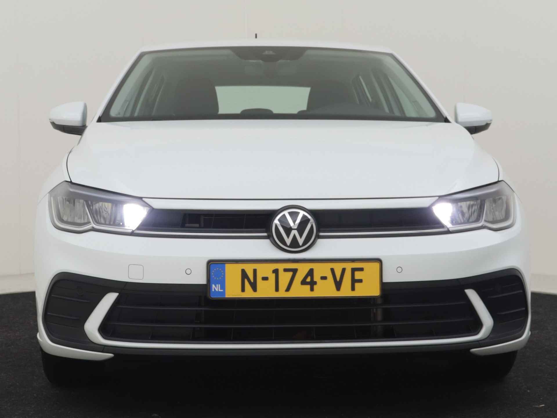 Volkswagen Polo 1.0 96PK TSI Life | 100% Dealer onderhouden! | Fabrieksgarantie tot 01-2026 | Airco | Adaptive cruise control | Apple Carplay/An - 25/31