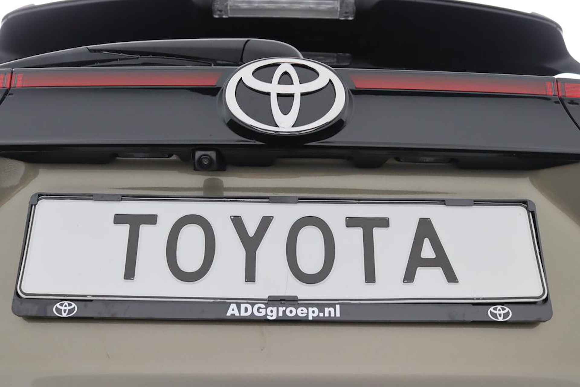 Toyota Yaris Cross 1.5 Hybrid 130 Launch Edition | JBL | Head Up Display | Stuur en Stoelverwarming | Grootscherm Navigatie | - 35/41