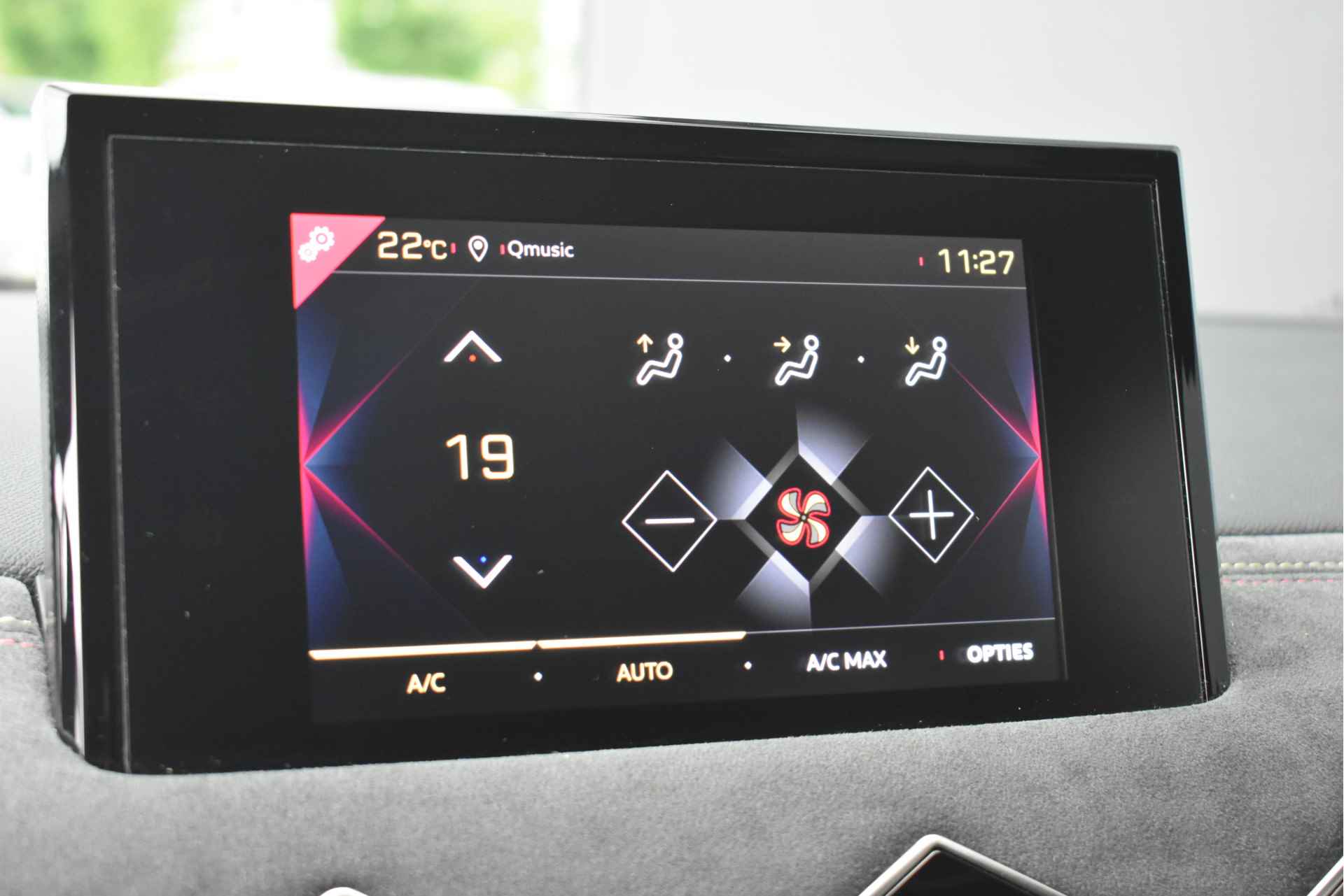 DS DS 3 Crossback 1.2 PureTech Performance Line | Navigatie by App | Achteruitrijcamera | Climate Control | Keyless | Parkeersensoren | - 23/51