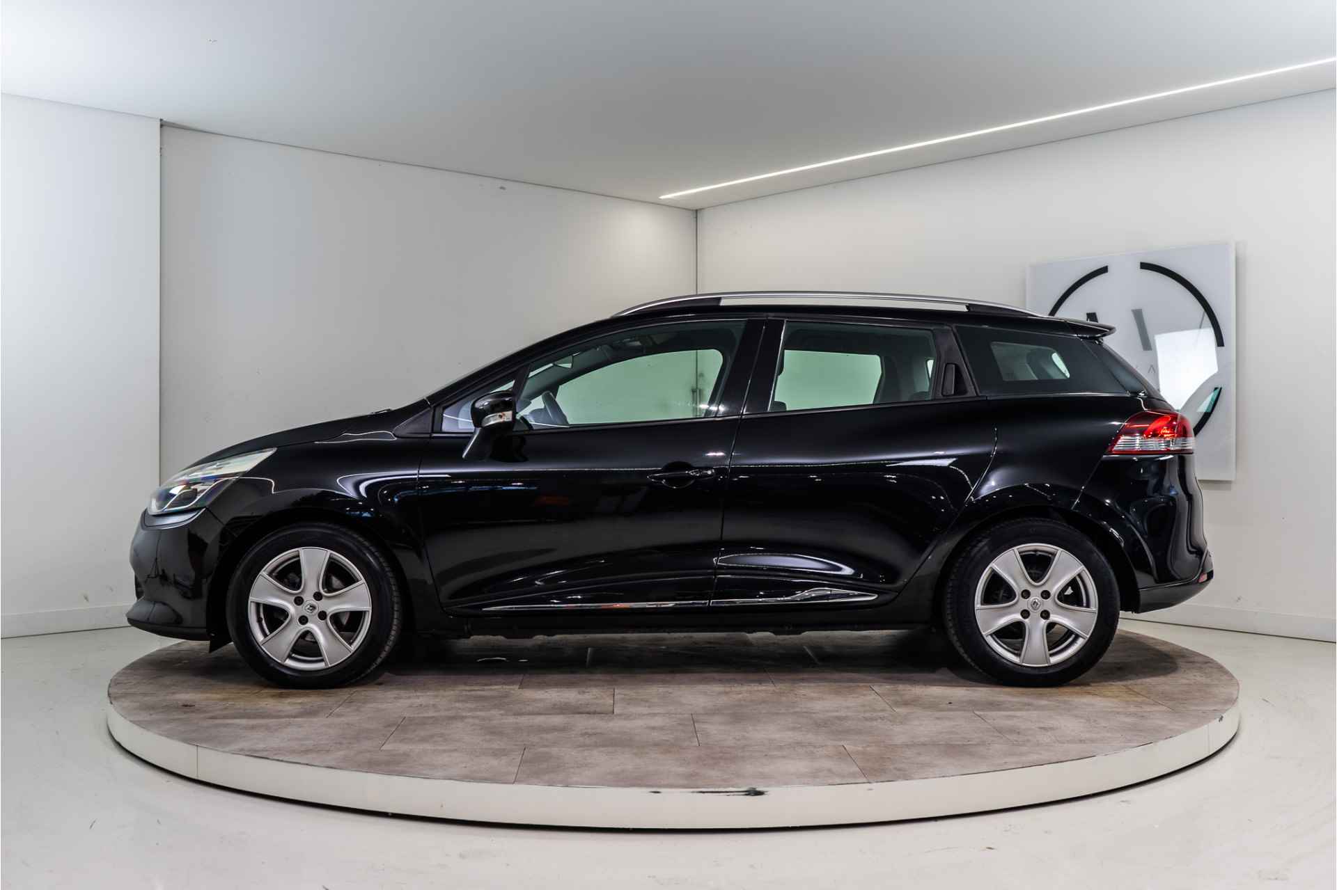 Renault Clio Estate 1.5 dCi ECO Dynamique NL AUTO+NAP 90PK | PDC | Airco | Navi | Bluetooth - 2/32