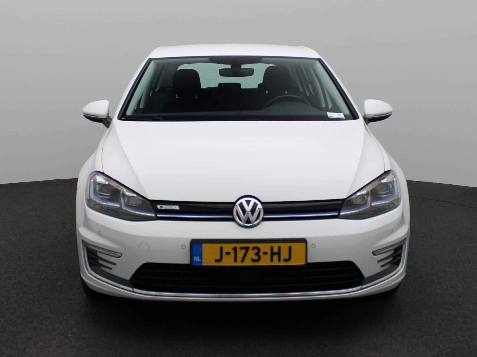 Volkswagen e-Golf E-DITION | APPLE CARPLAY - ANDROID AUTO | NAVIGATIE | CLIMATE CONTROL | ADAPTIVE CRUISE CONTROL | PARKEERSENSOREN VOOR + ACHTER | LED VERLICHTING | LICHTMETALEN VELGEN | - 3/31