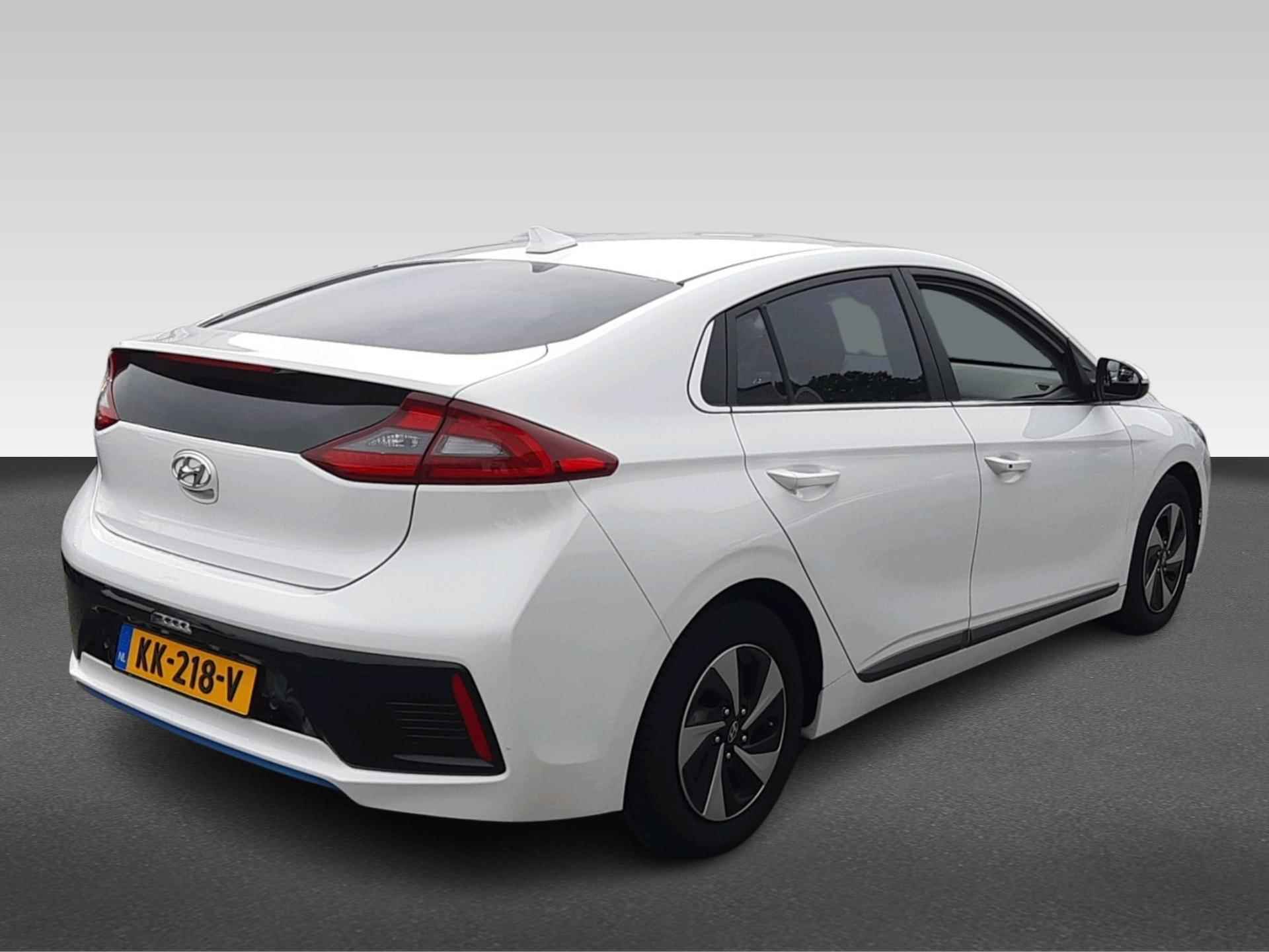 Hyundai IONIQ 1.6 GDi First Edition | schuifdak | leder | blind-spot | bi-xenon | navigatie | stoelverwarming - 5/25