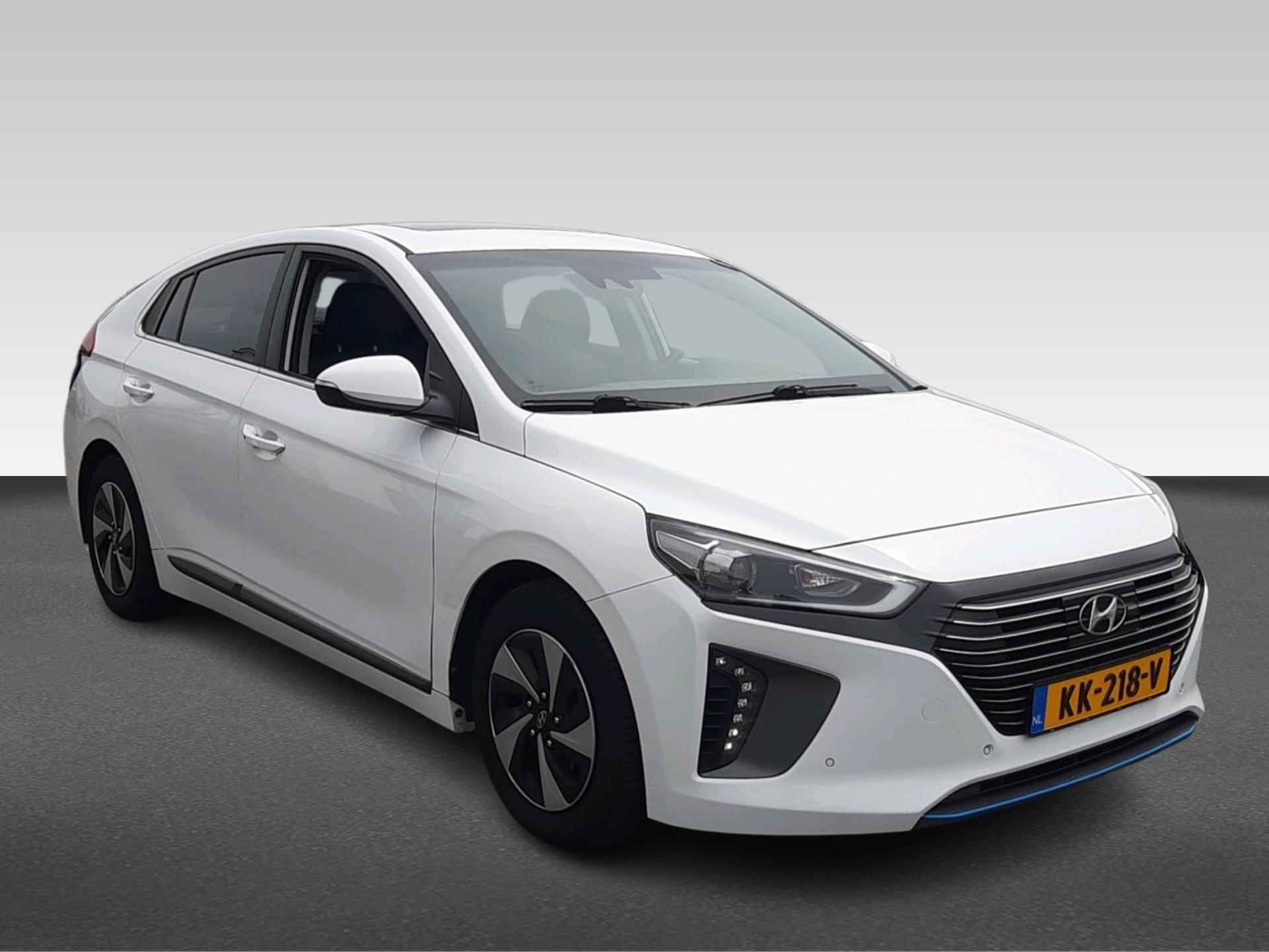 Hyundai IONIQ 1.6 GDi First Edition | schuifdak | leder | blind-spot | bi-xenon | navigatie | stoelverwarming - 6/25