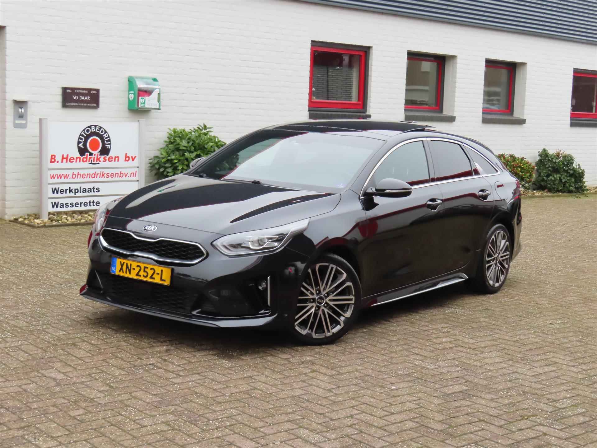 Kia Proceed 1.4 T-GDi 140pk GT-PlusLine/ Afneembare trekhaak/ 19 Inch/ Panoramadak/ Elektrisch verstelbare stoel/ JBL sound/ Apple Carplay/ Origineel NL/ NAP