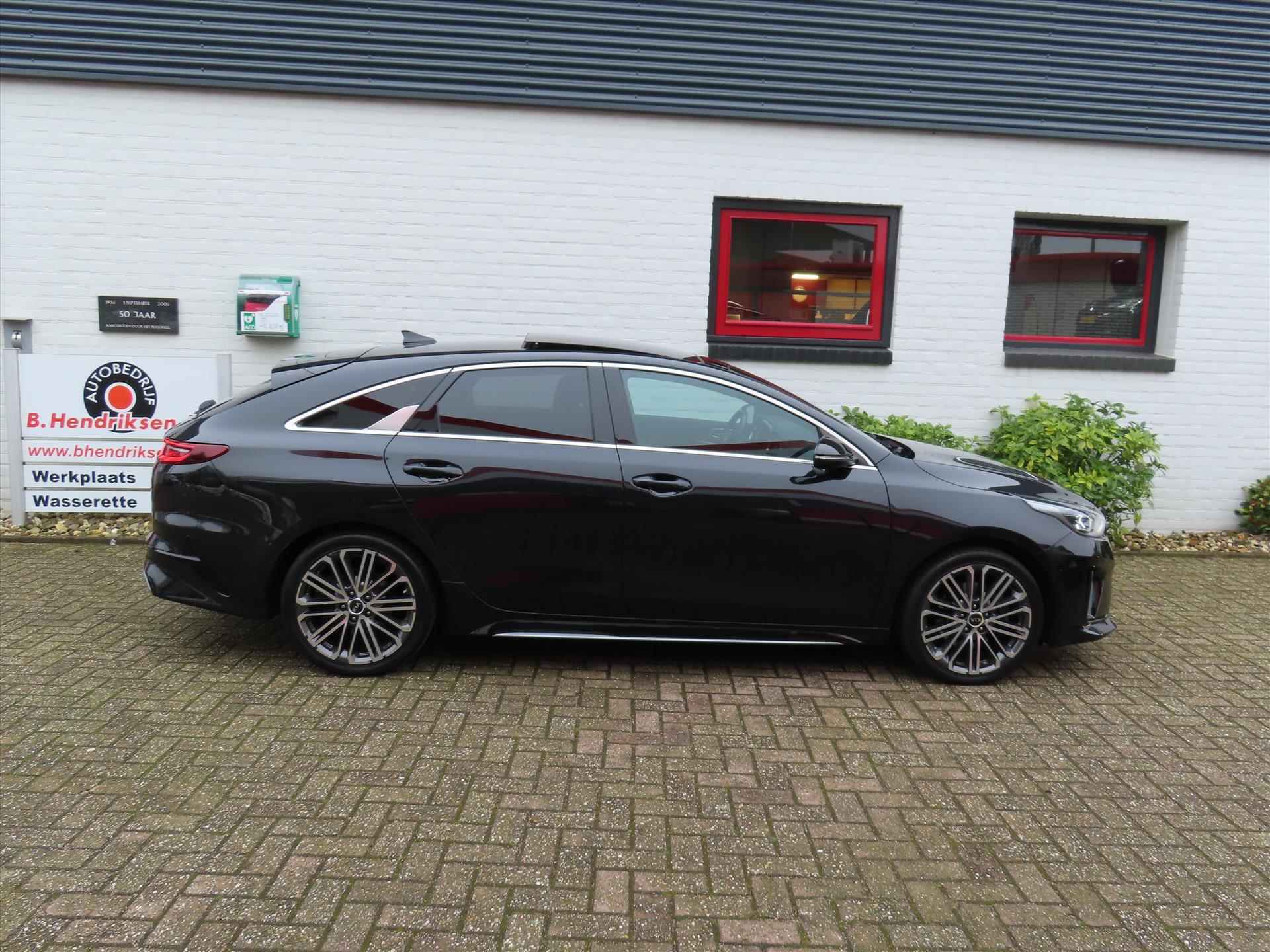 Kia Proceed 1.4 T-GDi 140pk GT-PlusLine/ Afneembare trekhaak/ 19 Inch/ Panoramadak/ Elektrisch verstelbare stoel/ JBL sound/ Apple Carplay/ Origineel NL/ NAP - 4/50