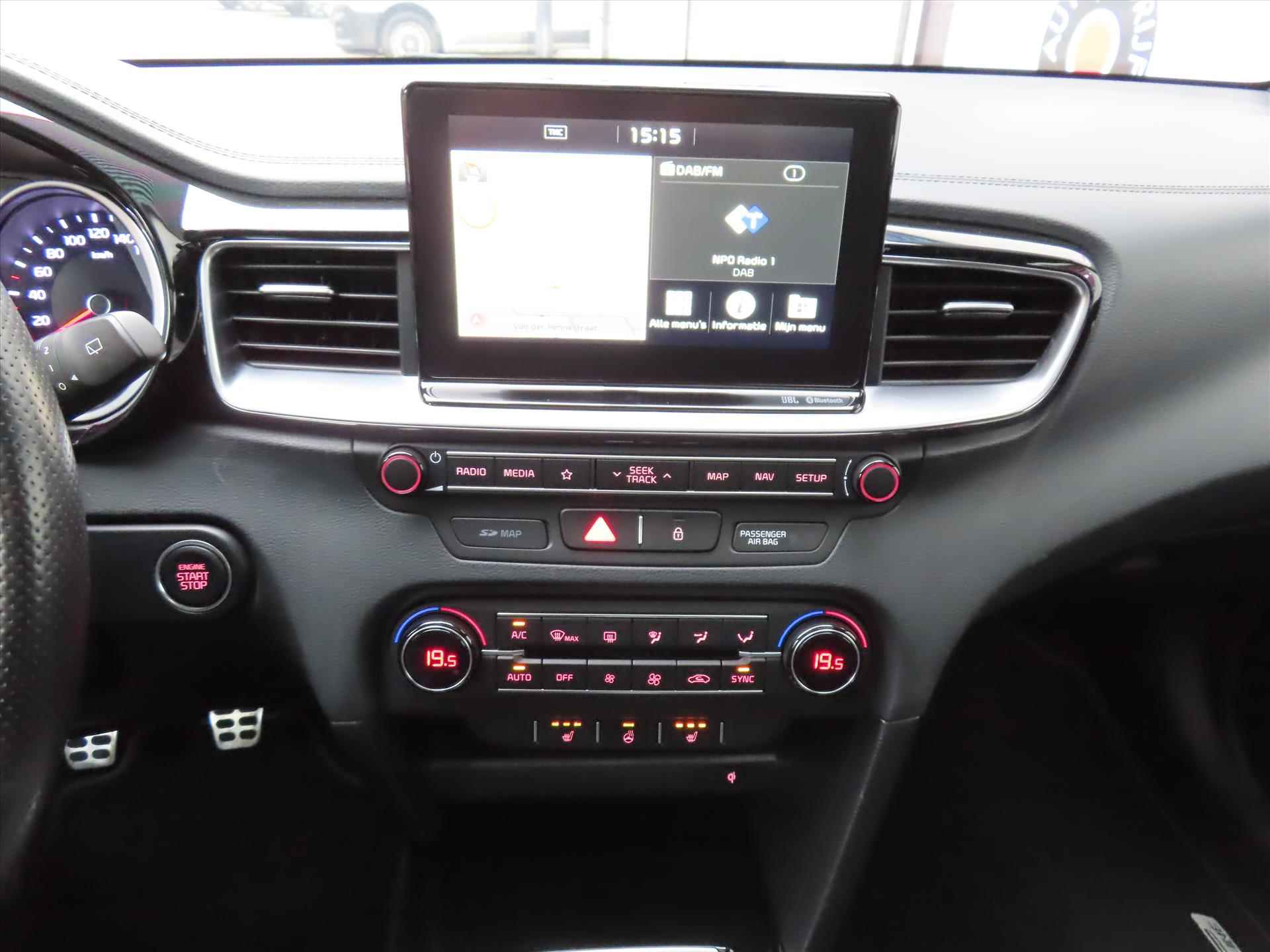 Kia Proceed 1.4 T-GDi 140pk GT-PlusLine/ Afneembare trekhaak/ 19 Inch/ Panoramadak/ Elektrisch verstelbare stoel/ JBL sound/ Apple Carplay/ Origineel NL/ NAP - 27/50