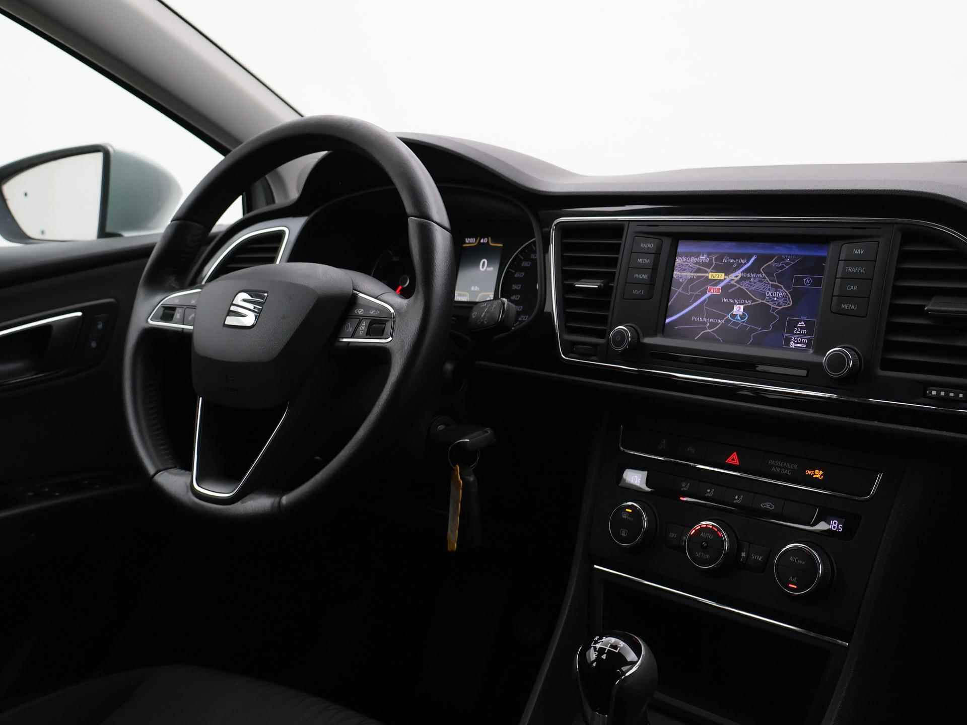 SEAT Leon ST 1.6 TDI 110 PK STYLE + TREKHAAK | NAVIGATIE | LED - 5/28