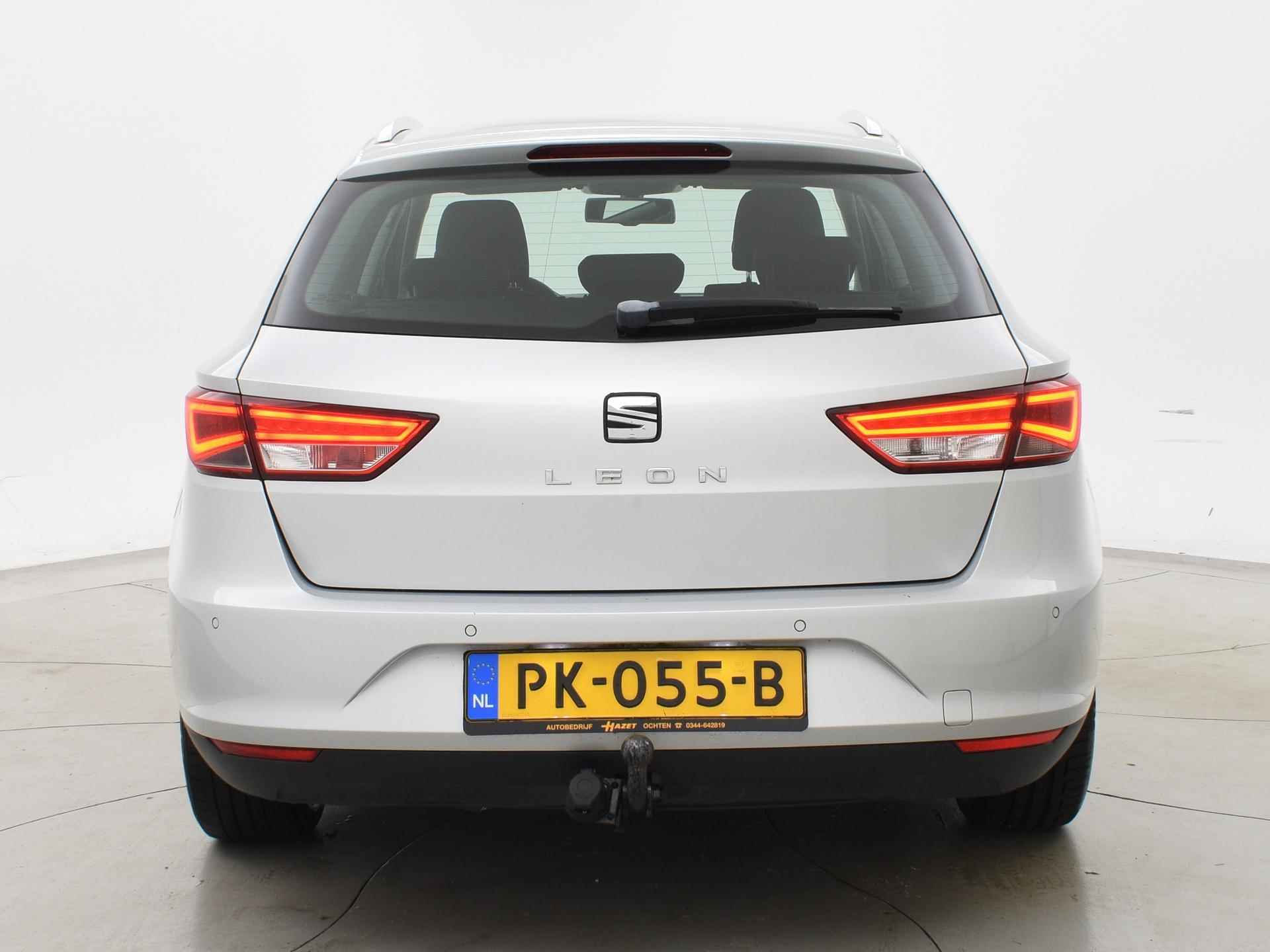 SEAT Leon ST 1.6 TDI 110 PK STYLE + TREKHAAK | NAVIGATIE | LED - 9/28